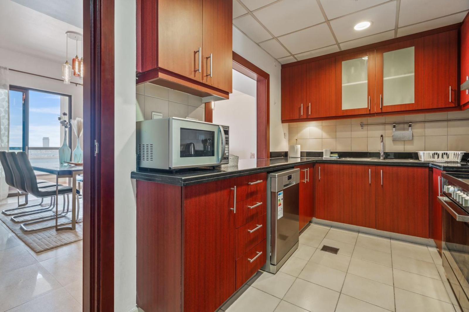 Stunning 4-bed Seaside - Your Perfect Ocean View Retreat! Apartment Dubai