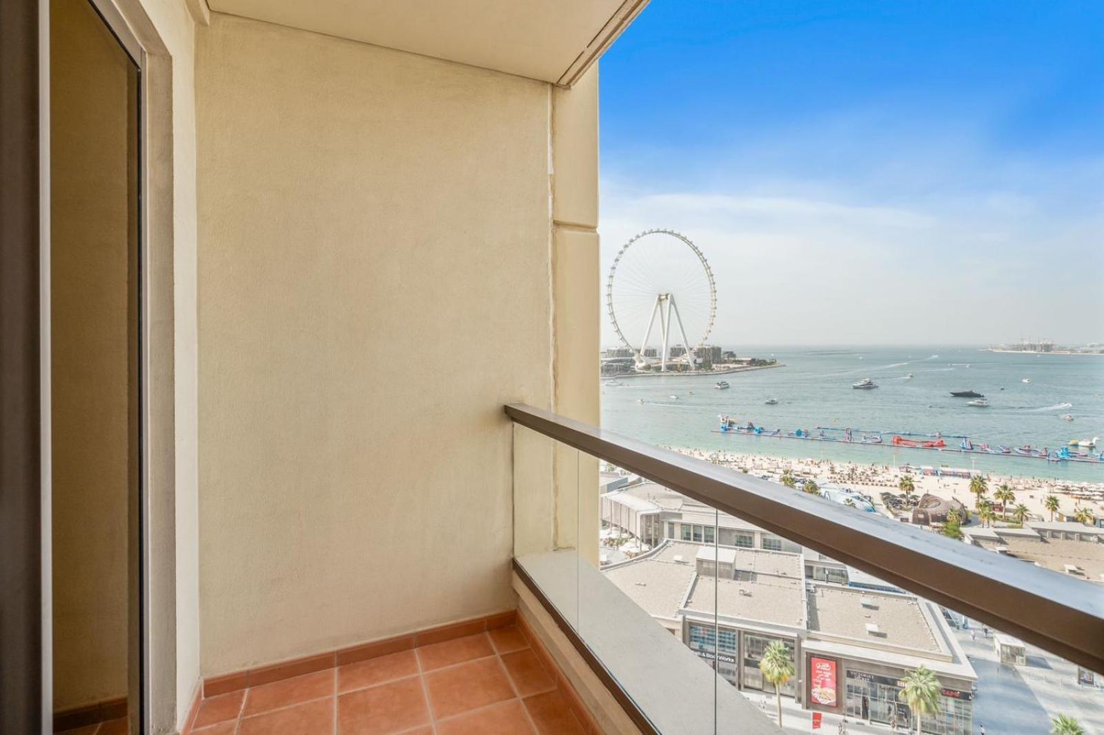 Stunning 4-bed Seaside - Your Perfect Ocean View Retreat! Apartment