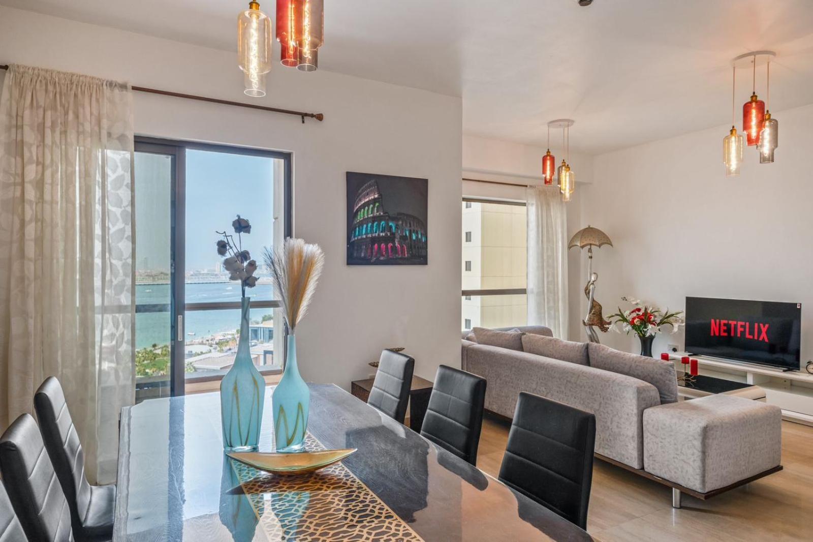 Stunning 4-bed Seaside - Your Perfect Ocean View Retreat! Apartment Dubai