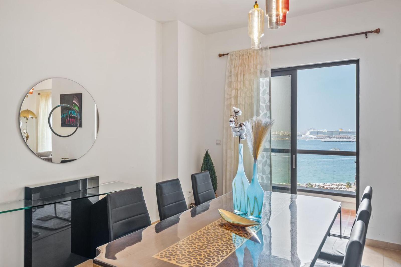 Stunning 4-bed Seaside - Your Perfect Ocean View Retreat! Dubai