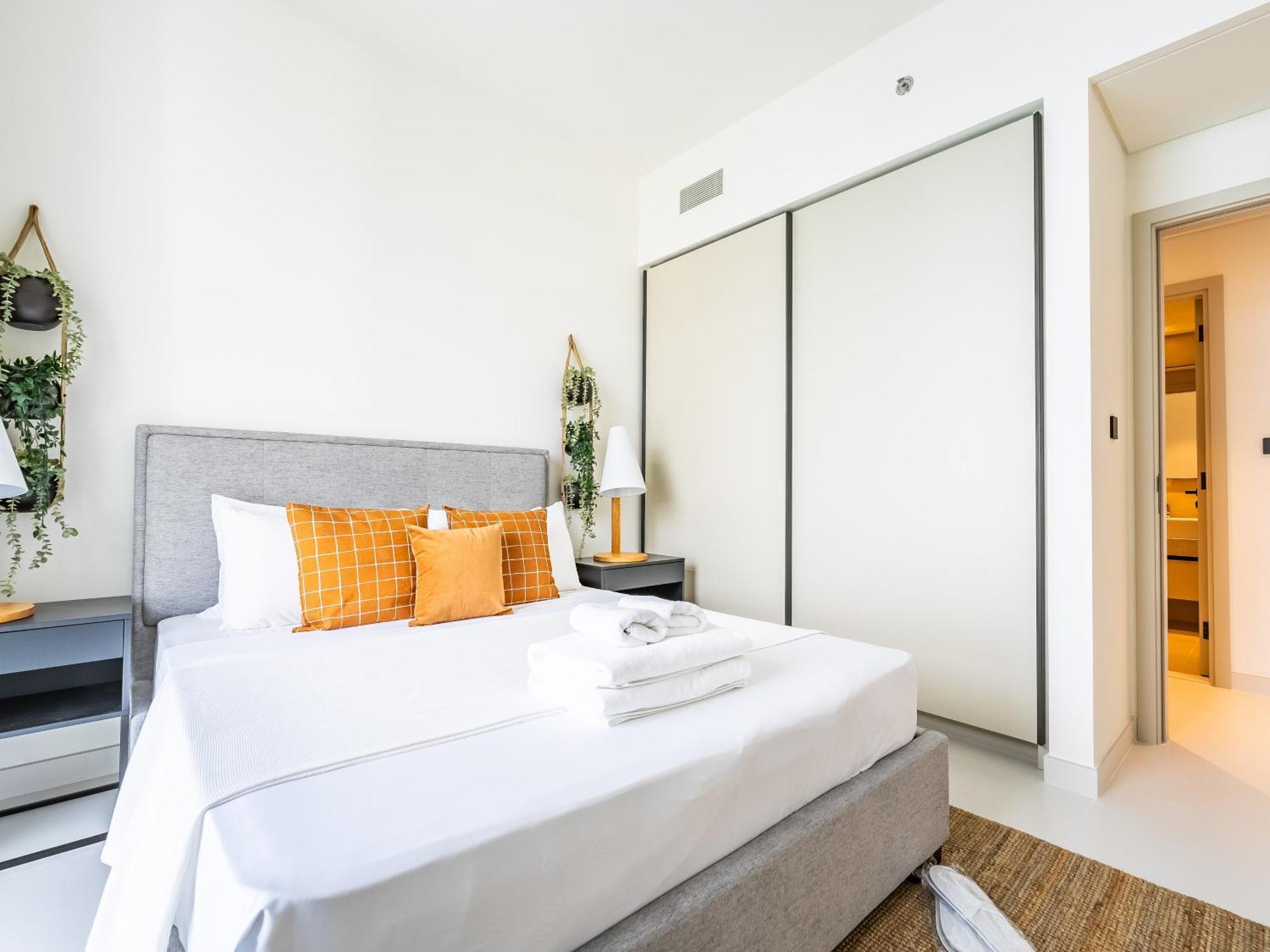 Apartment Sea-front Unique Retreat With Balcony In Marina Dubai