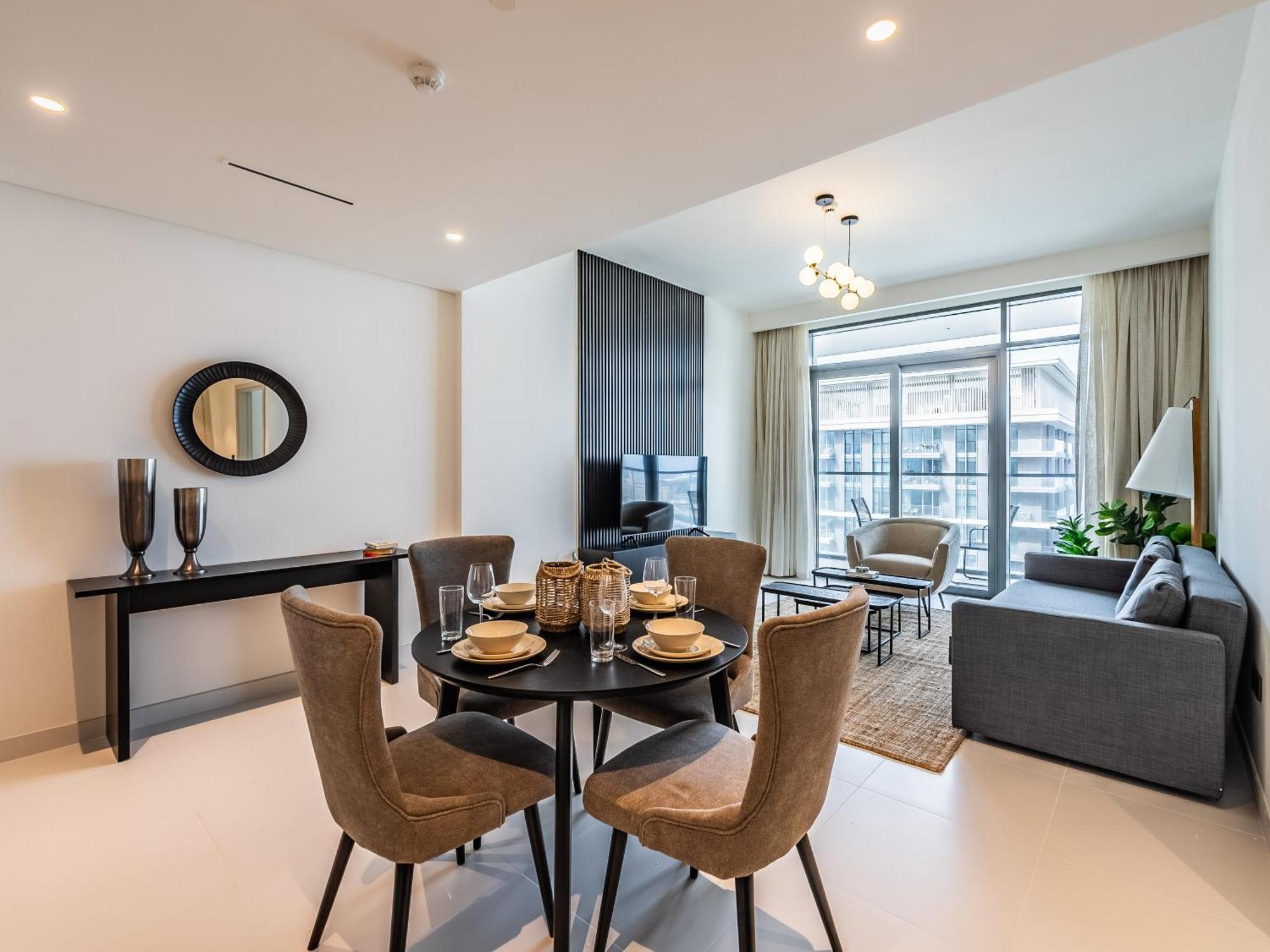 Sea-front Unique Retreat With Balcony In Marina Apartment Dubai