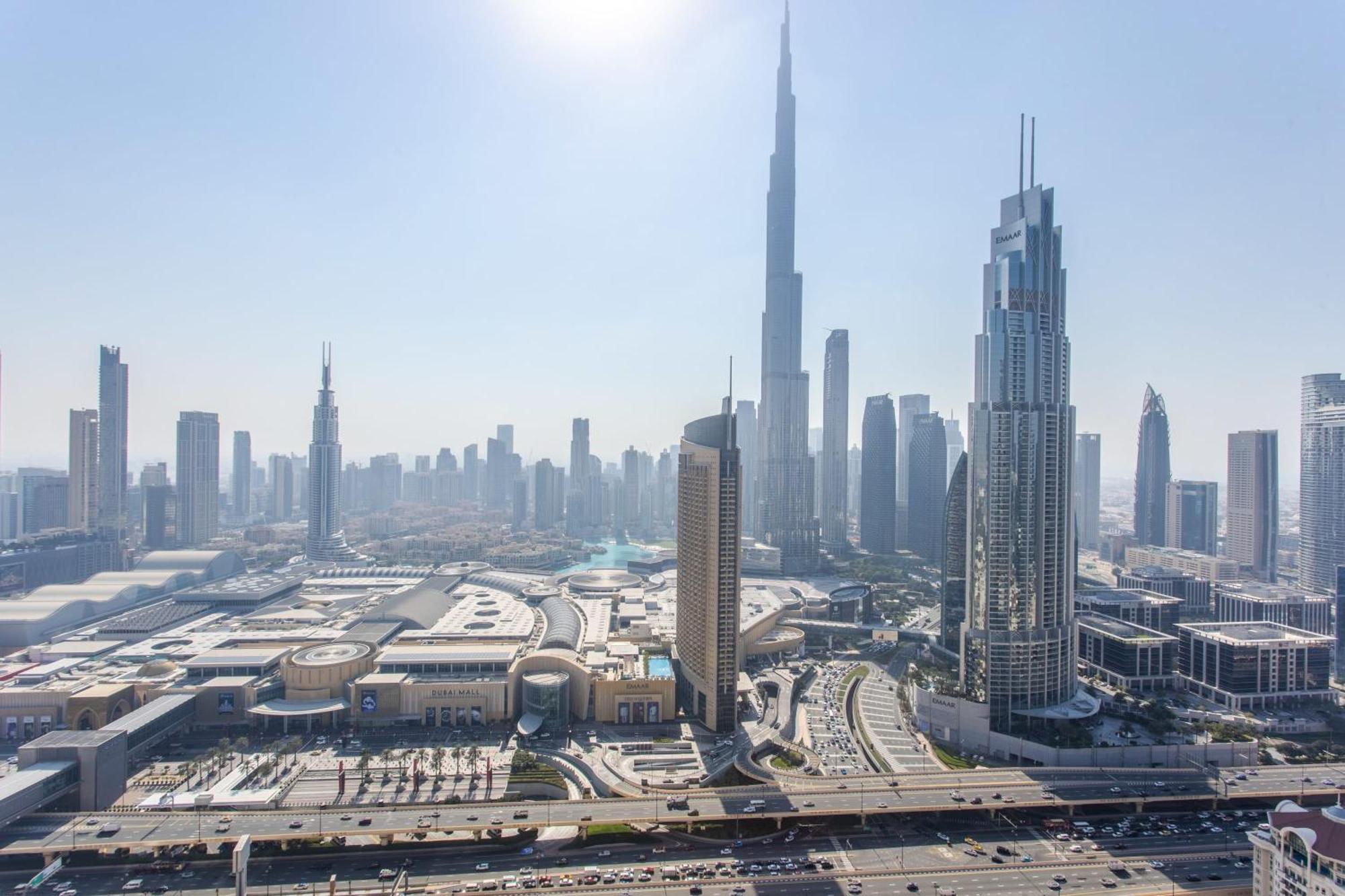 Frank Porter - Downtown Views Ii Tower 1 Dubai