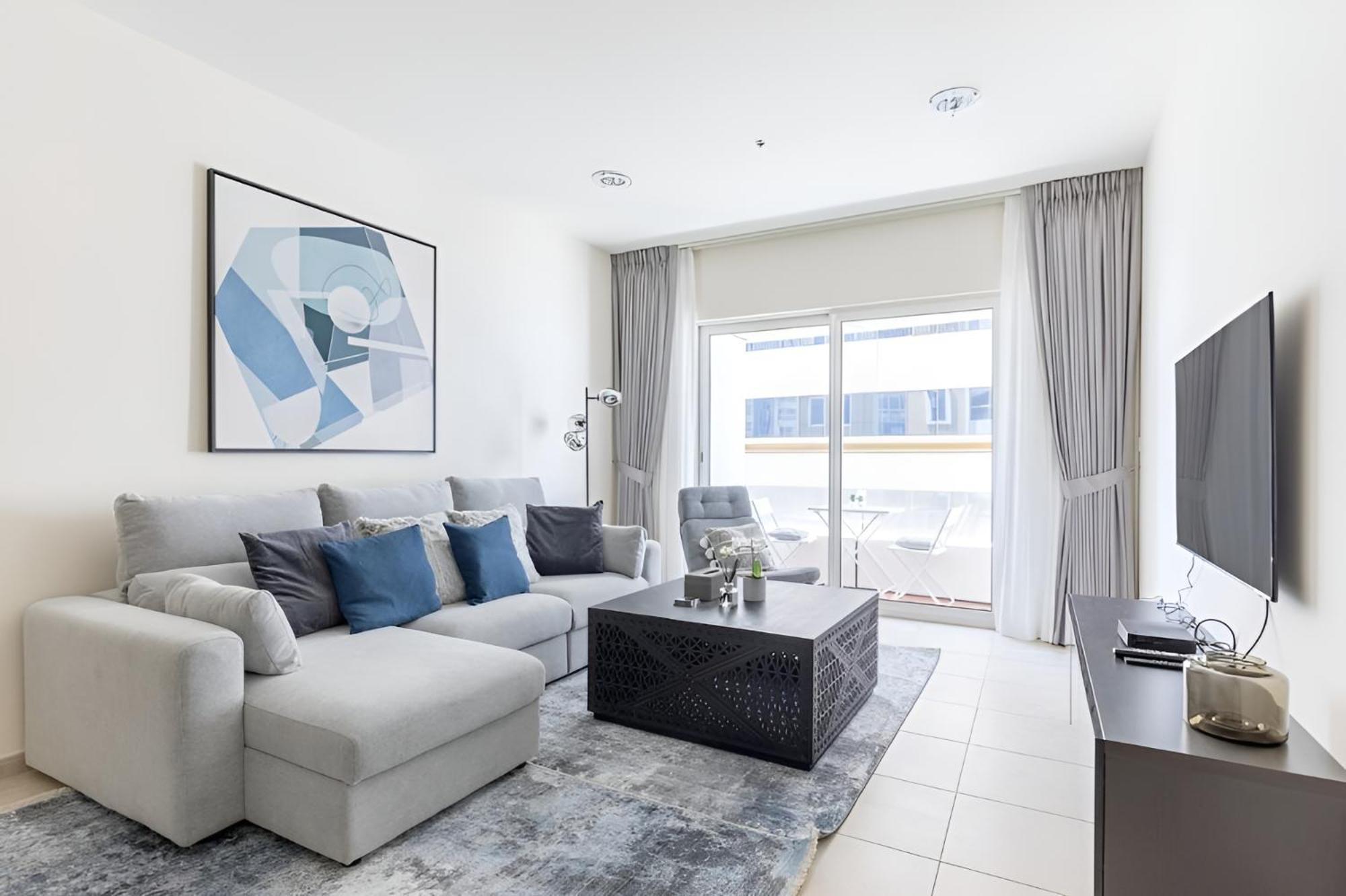 Apartment High Floor Elegance,prime Location-close To Tram