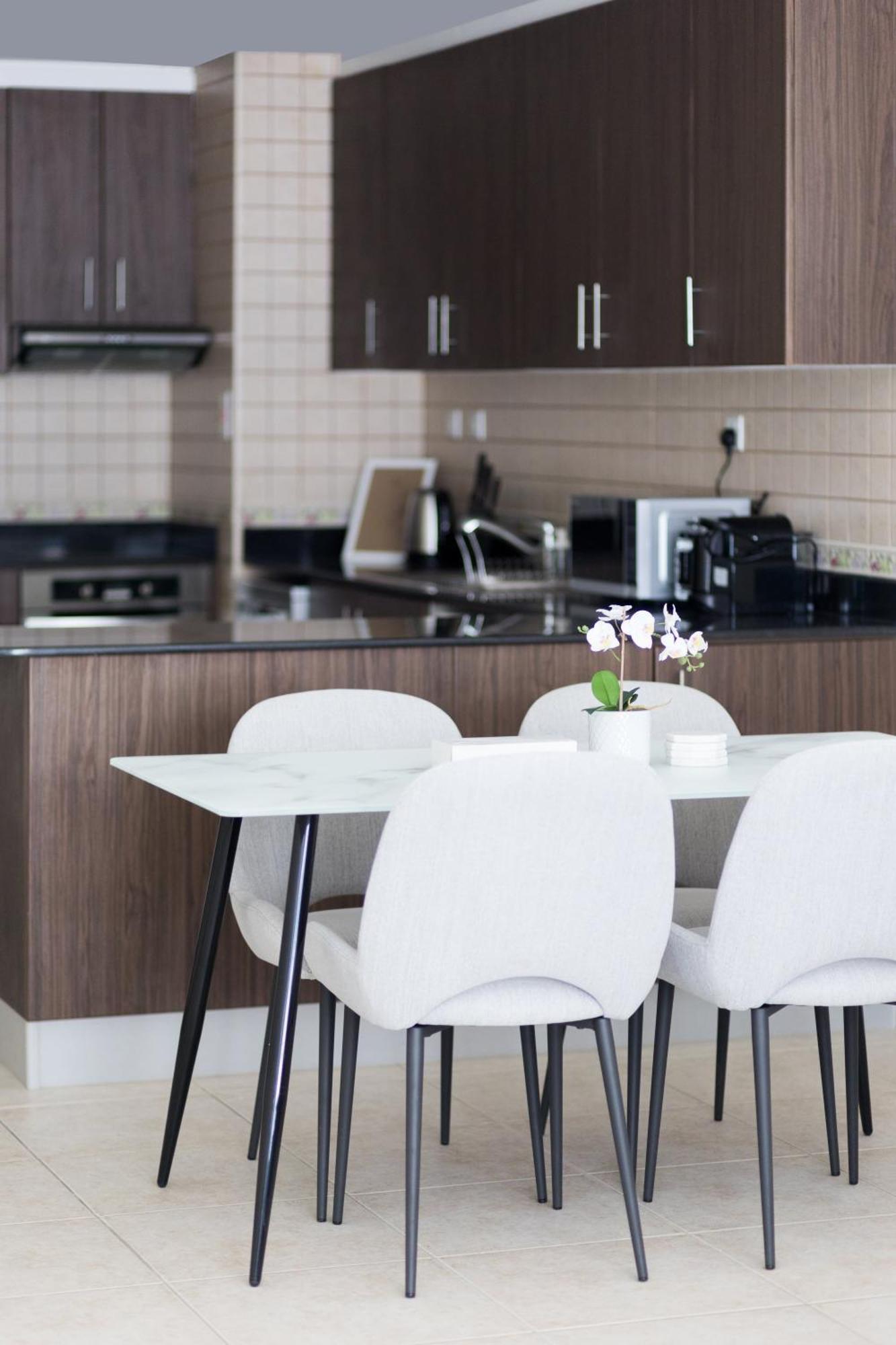 High Floor Elegance,prime Location-close To Tram *