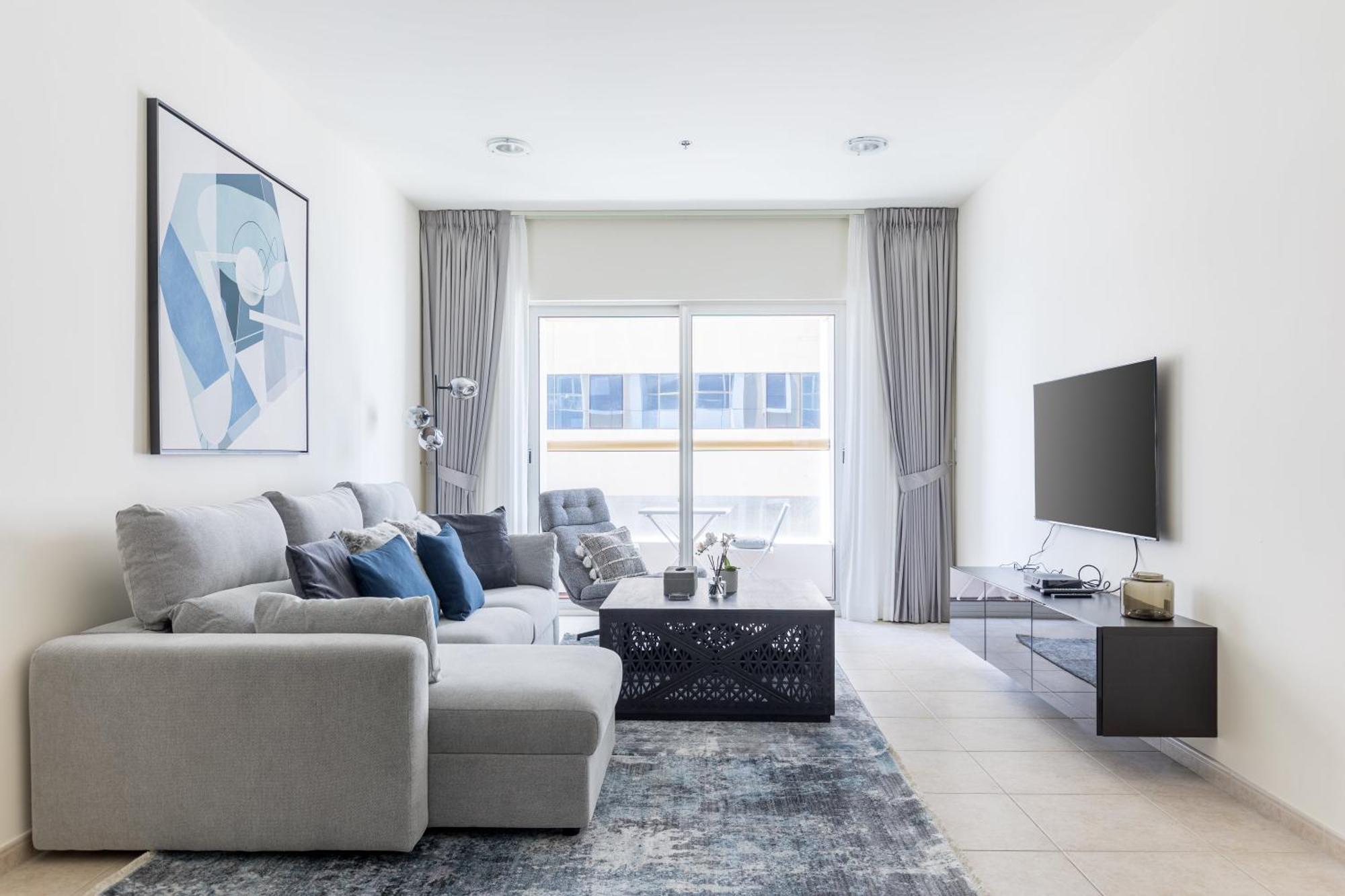 Apartment High Floor Elegance,prime Location-close To Tram