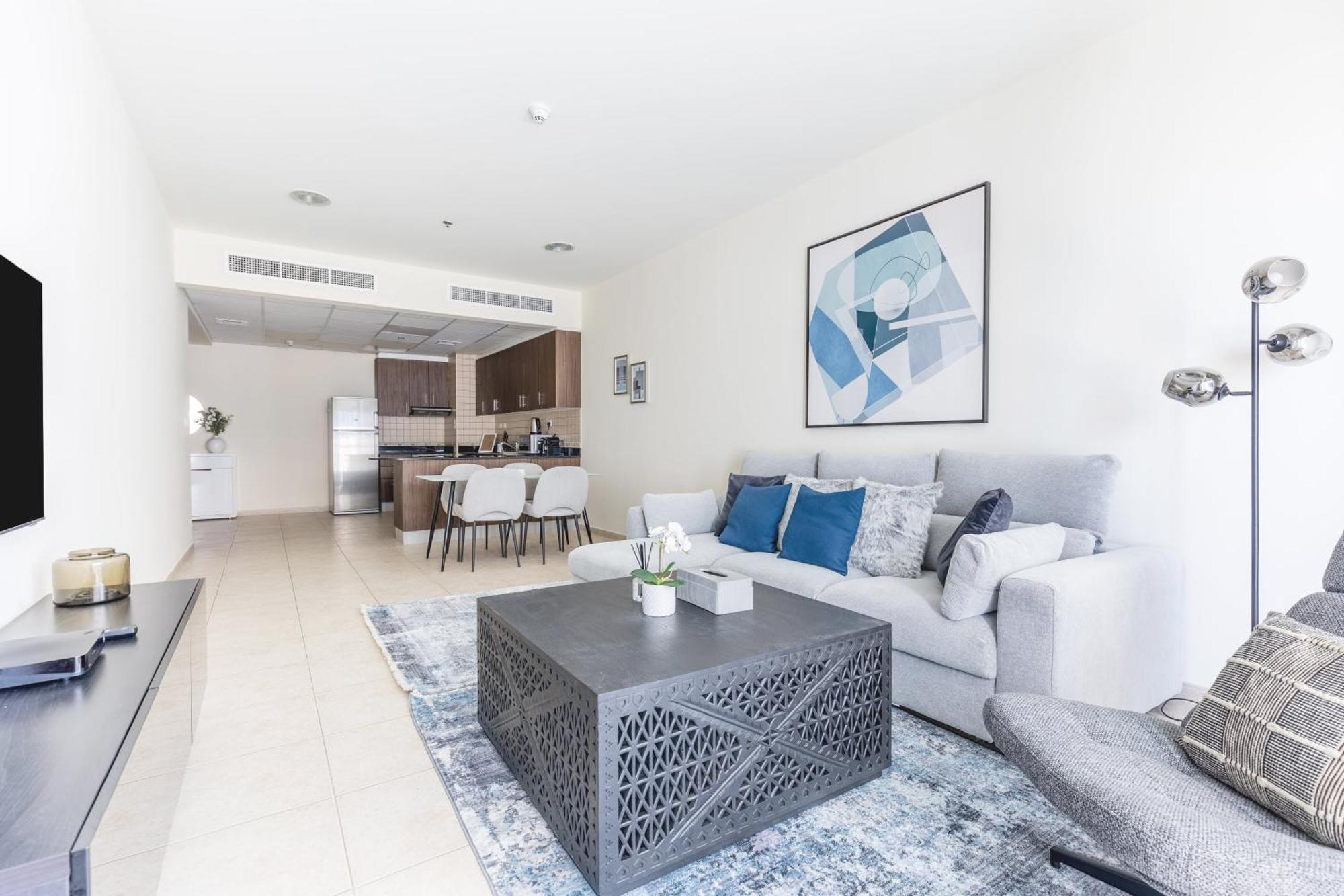 High Floor Elegance,prime Location-close To Tram