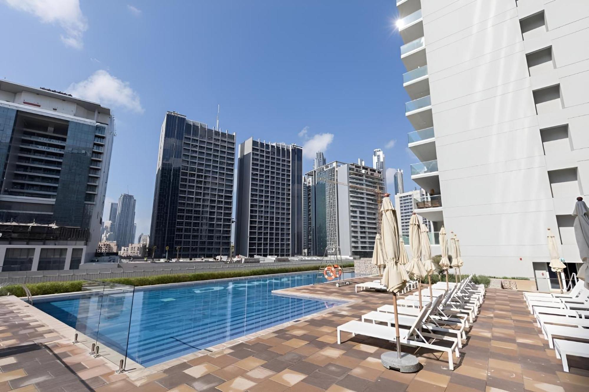 Business Bay Gem1 Bd With Scenic Canal Views Apartment *