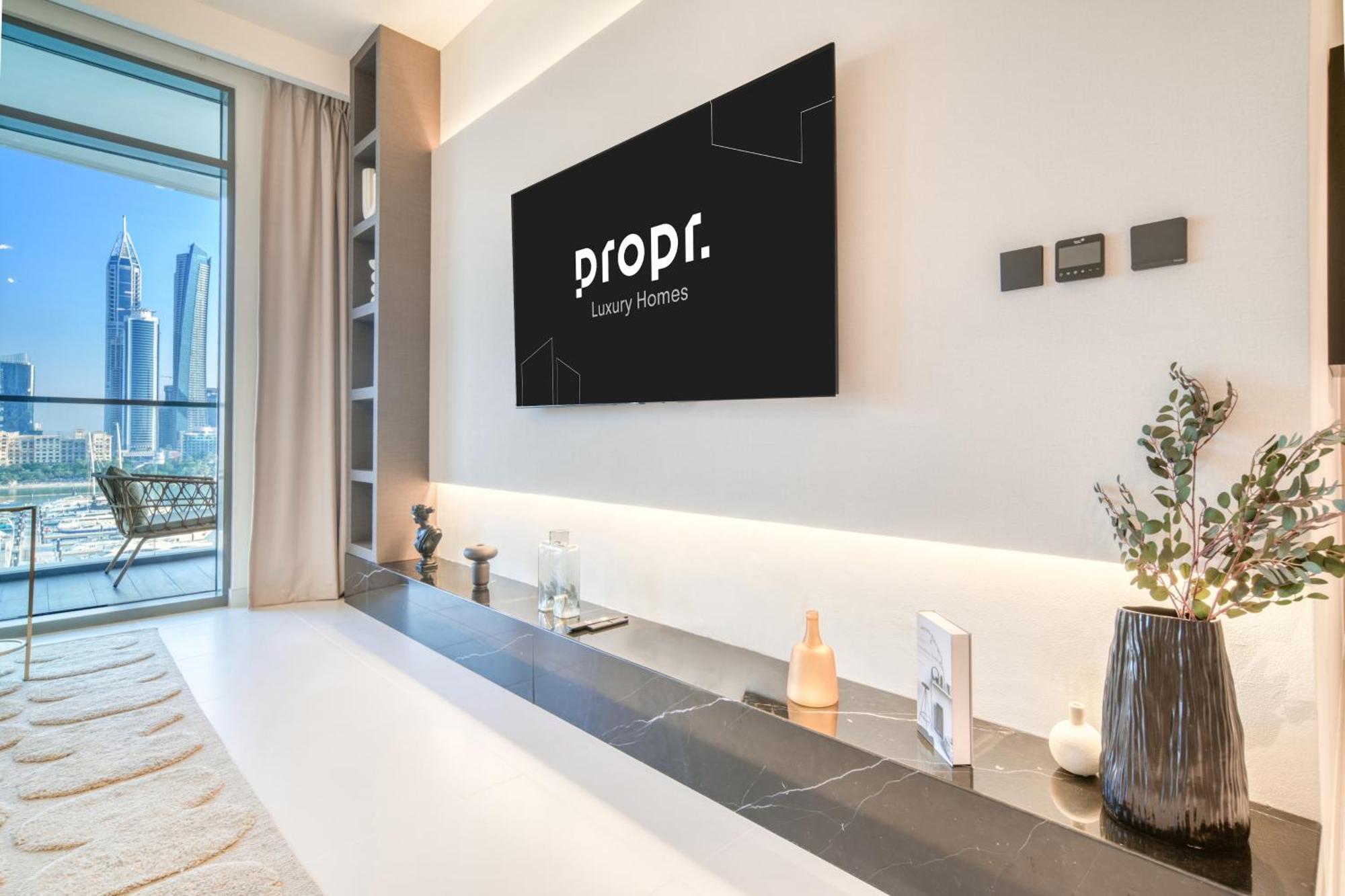 Seaside Splendor: Luxe Retreat At Emaar Beachfront * Dubai