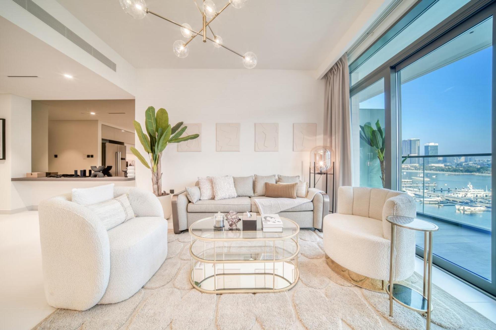 Apartment Seaside Splendor: Luxe Retreat At Emaar Beachfront