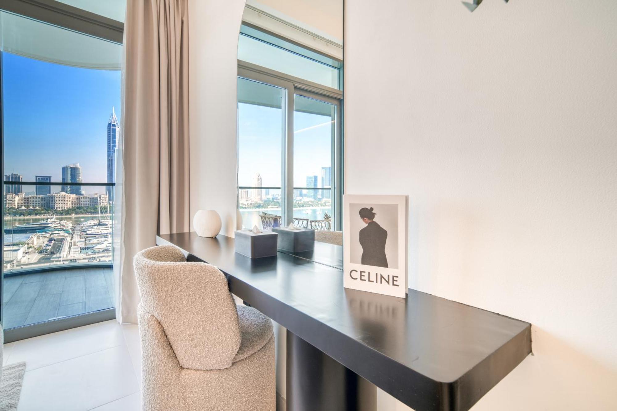 Seaside Splendor: Luxe Retreat At Emaar Beachfront Dubai