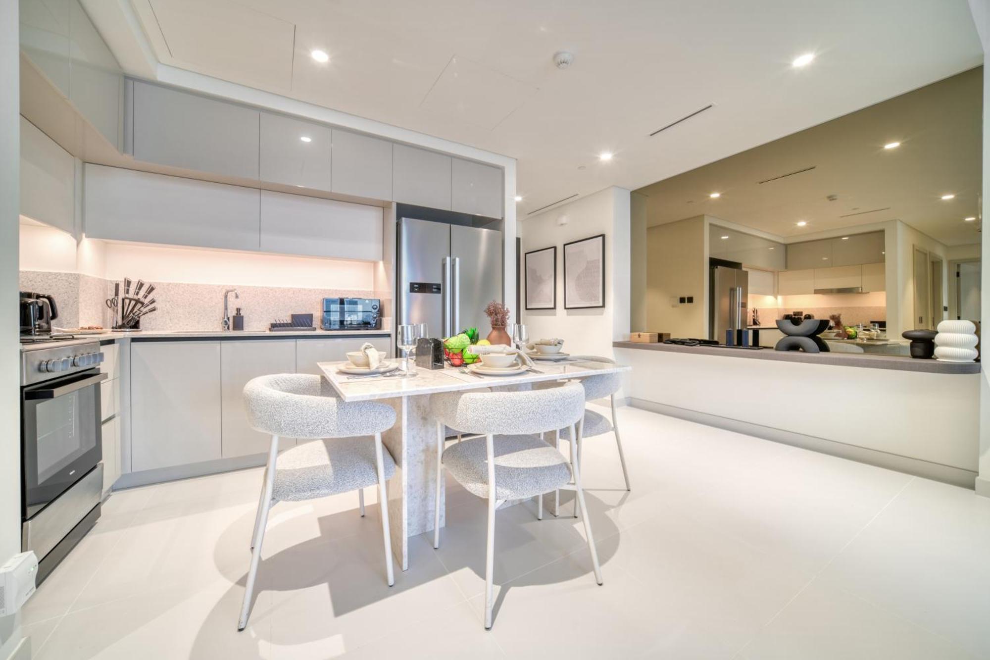 Apartment Seaside Splendor: Luxe Retreat At Emaar Beachfront *