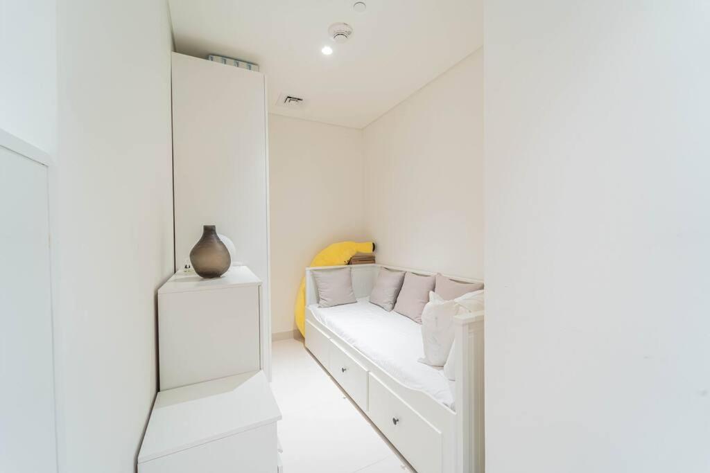 First Class 3br With Marina & Palm View Apartment