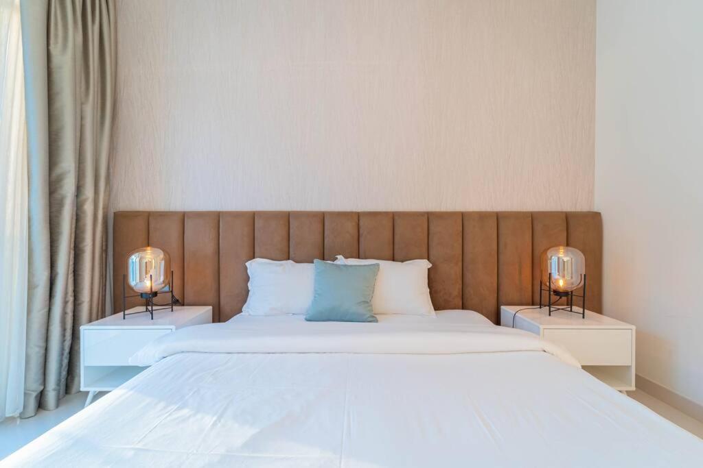 First Class 3br With Marina & Palm View Apartment *