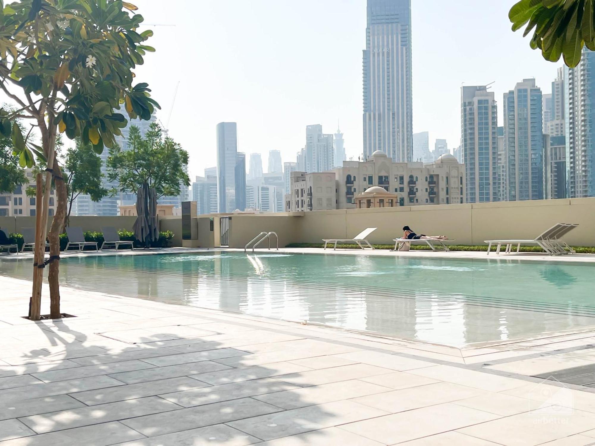 Luxury Burj Royale Balcony Burj Khalifa View