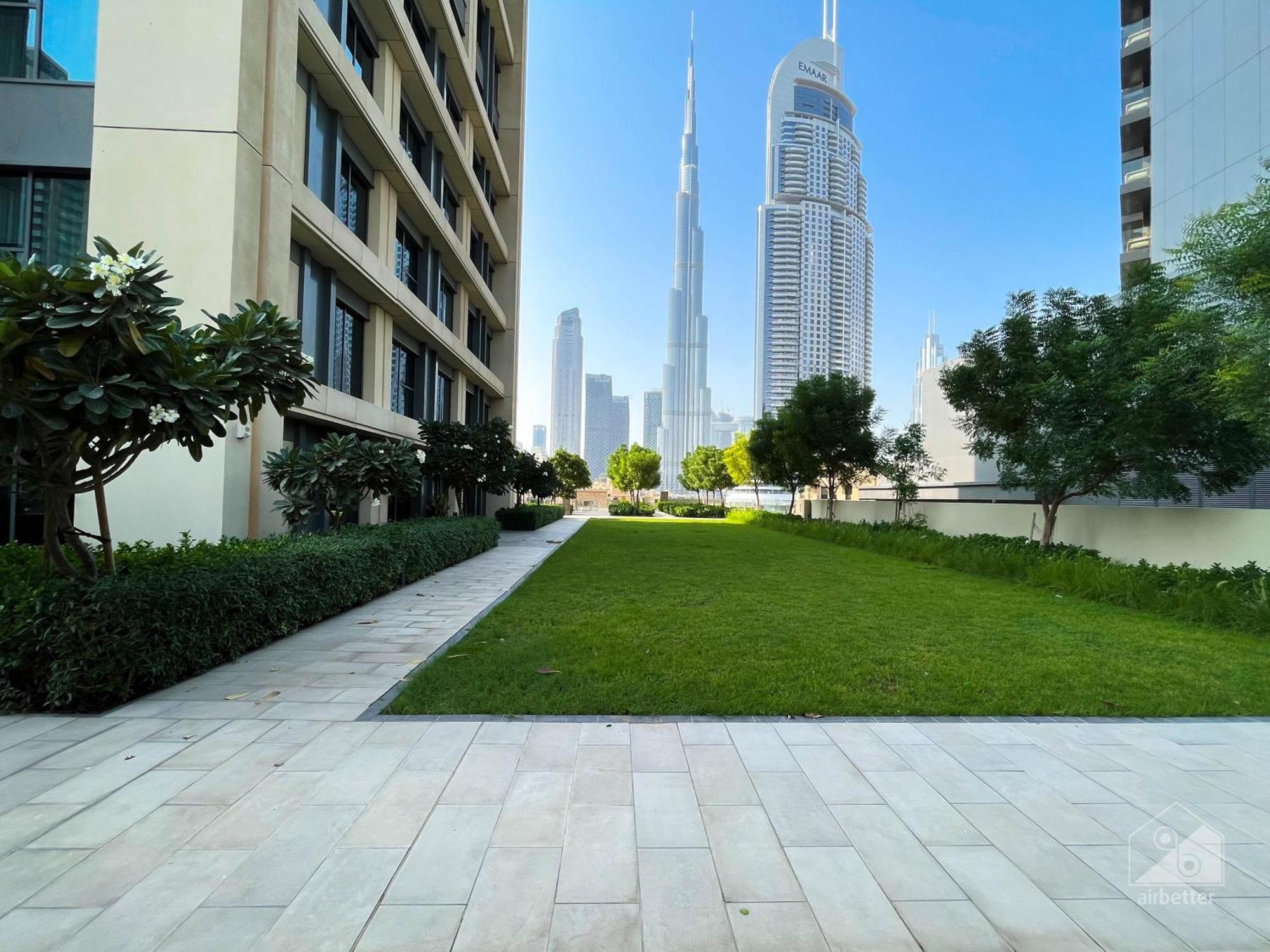 Luxury Burj Royale Balcony Burj Khalifa View