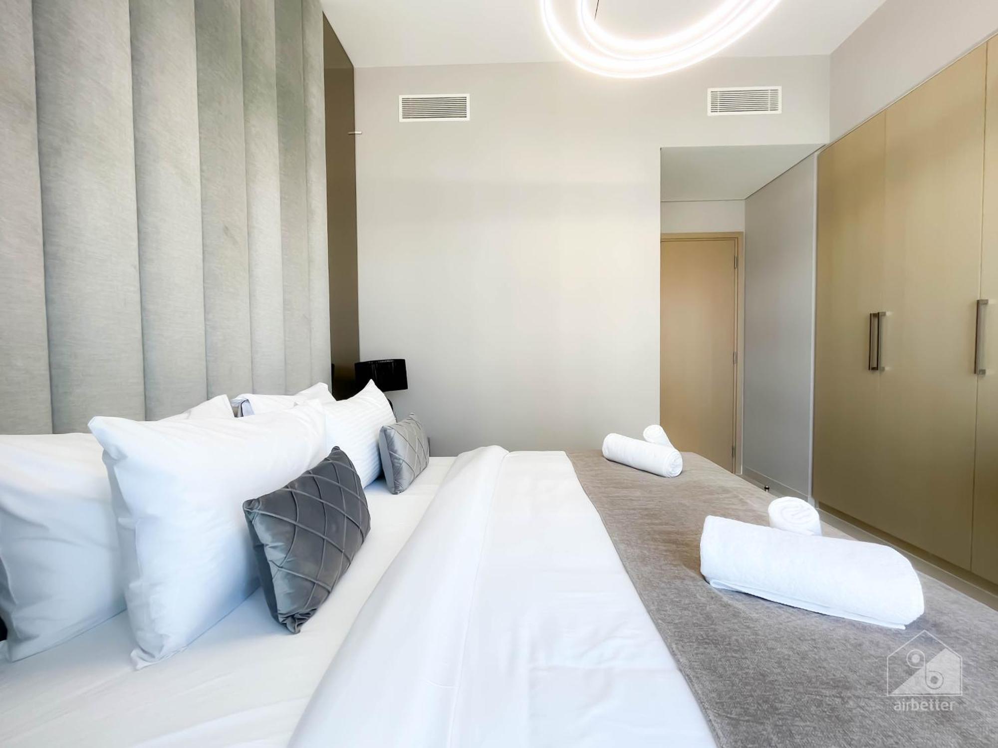 Luxury Burj Royale Balcony Burj Khalifa View Apartment