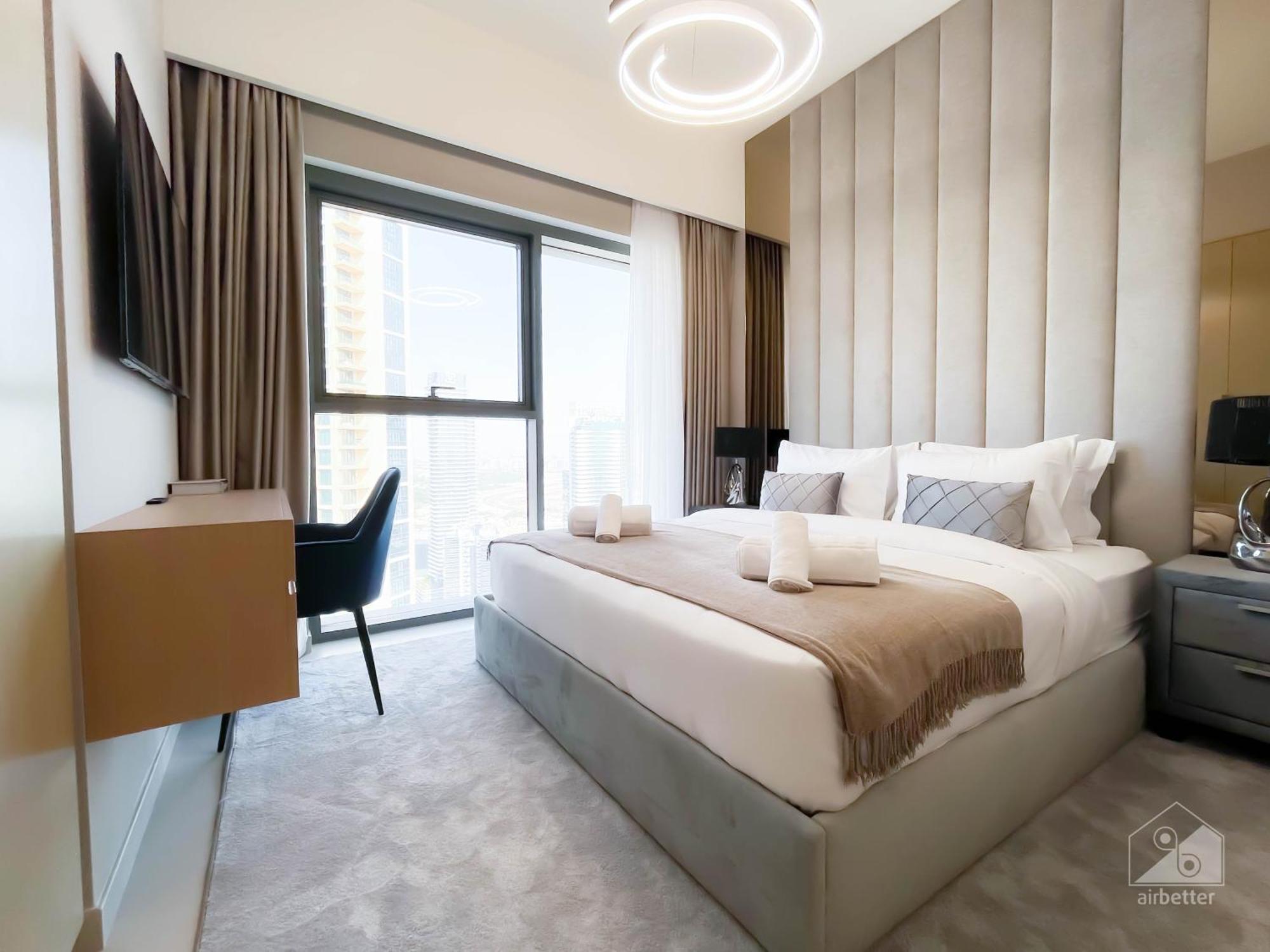 Luxury Burj Royale Balcony Burj Khalifa View Apartment *