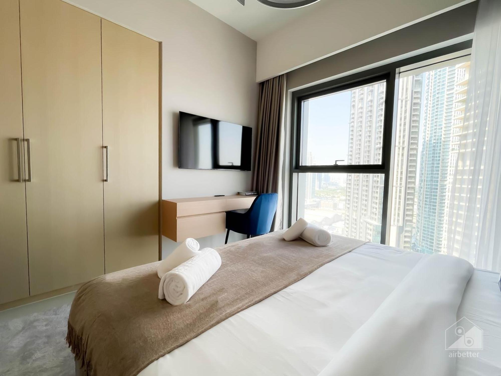 Luxury Burj Royale Balcony Burj Khalifa View Apartment