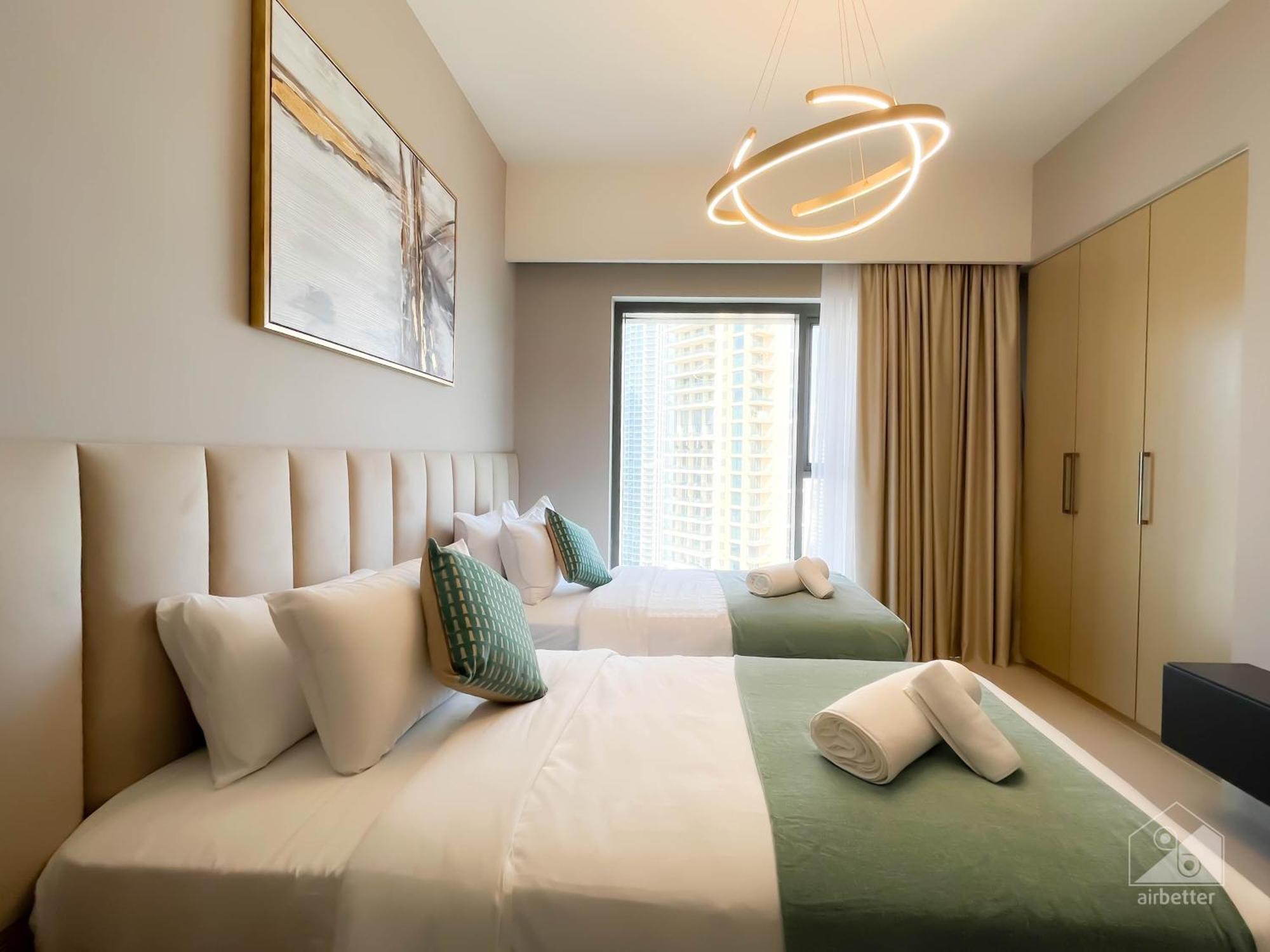 Luxury Burj Royale Balcony Burj Khalifa View Apartment