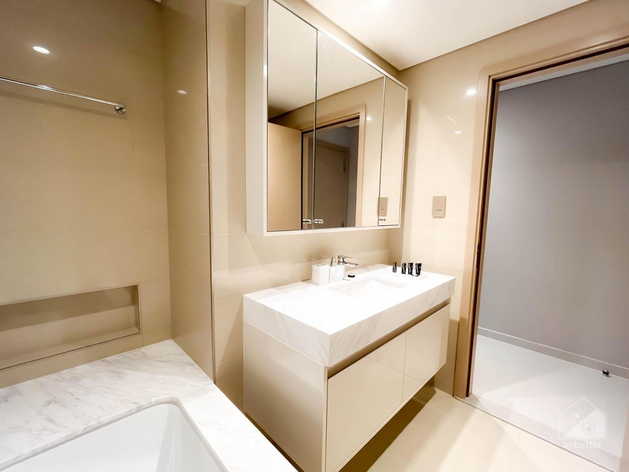 Luxury Burj Royale Balcony Burj Khalifa View Dubai