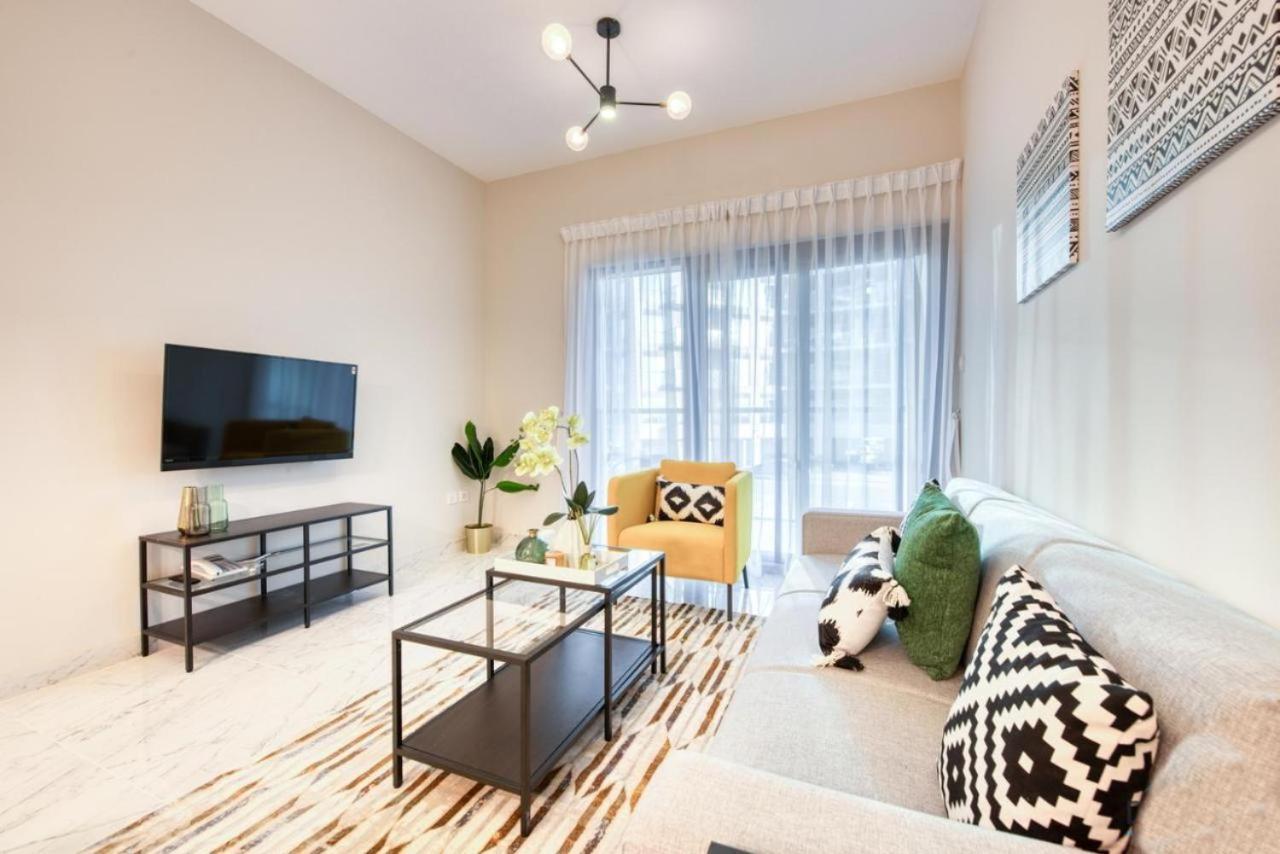 Elite Lux Homes - Cozy & Stylish 1 Bedroom With Huge Pools & World Class Gym Apartment