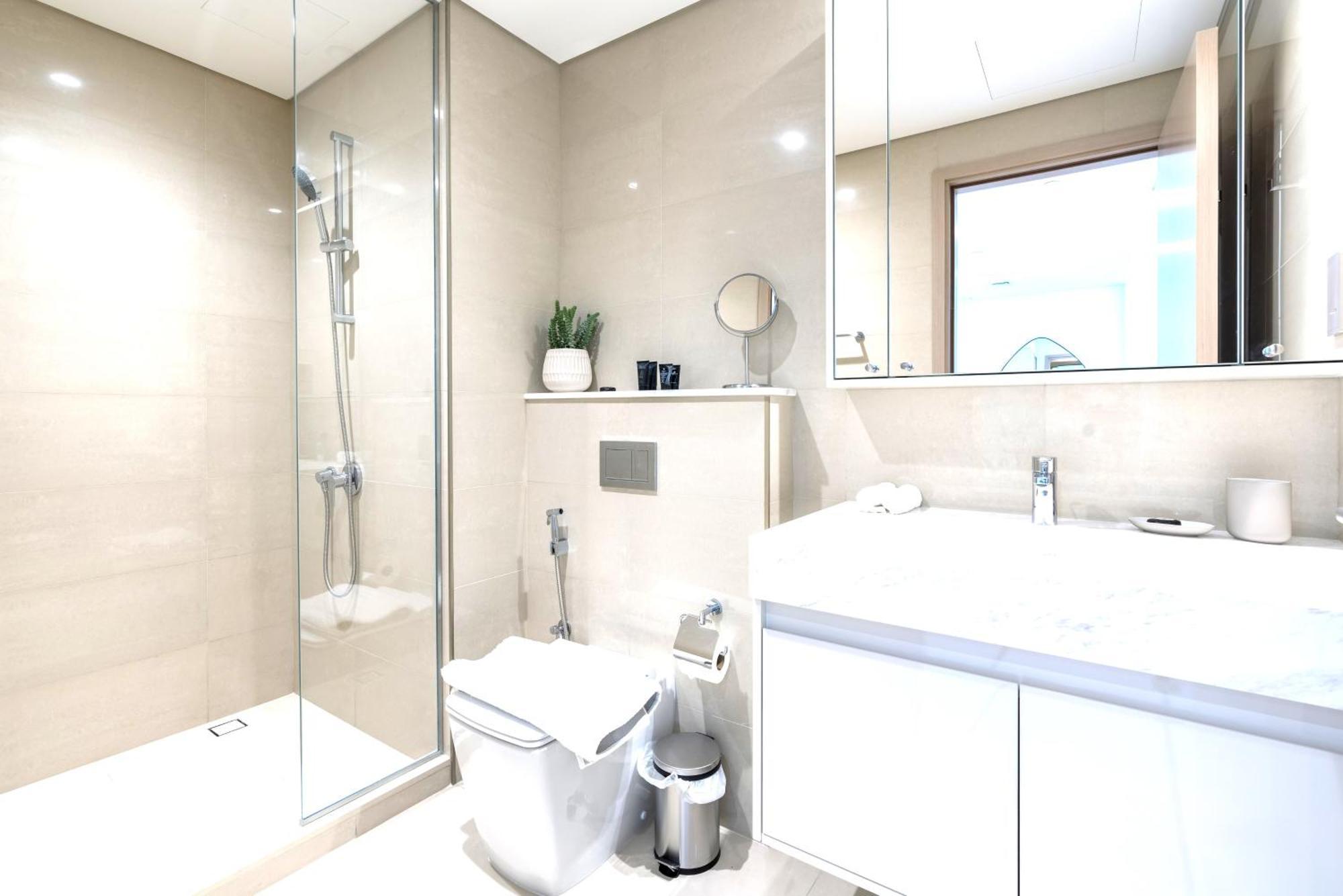 Apartment Luxury Burj Royale Modern Apt With Balcony Dubai