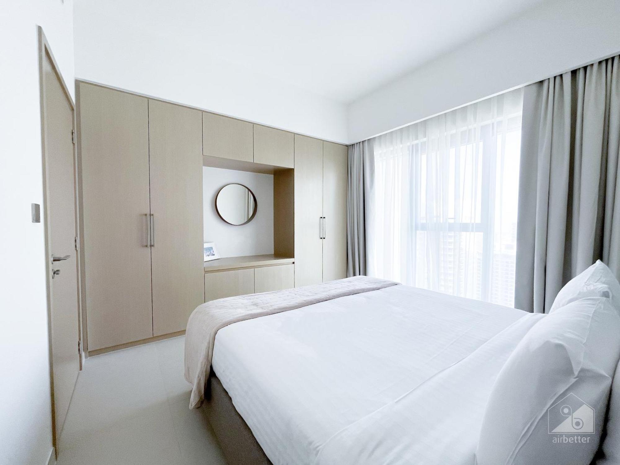Luxury Burj Royale Modern Apt With Balcony Apartment