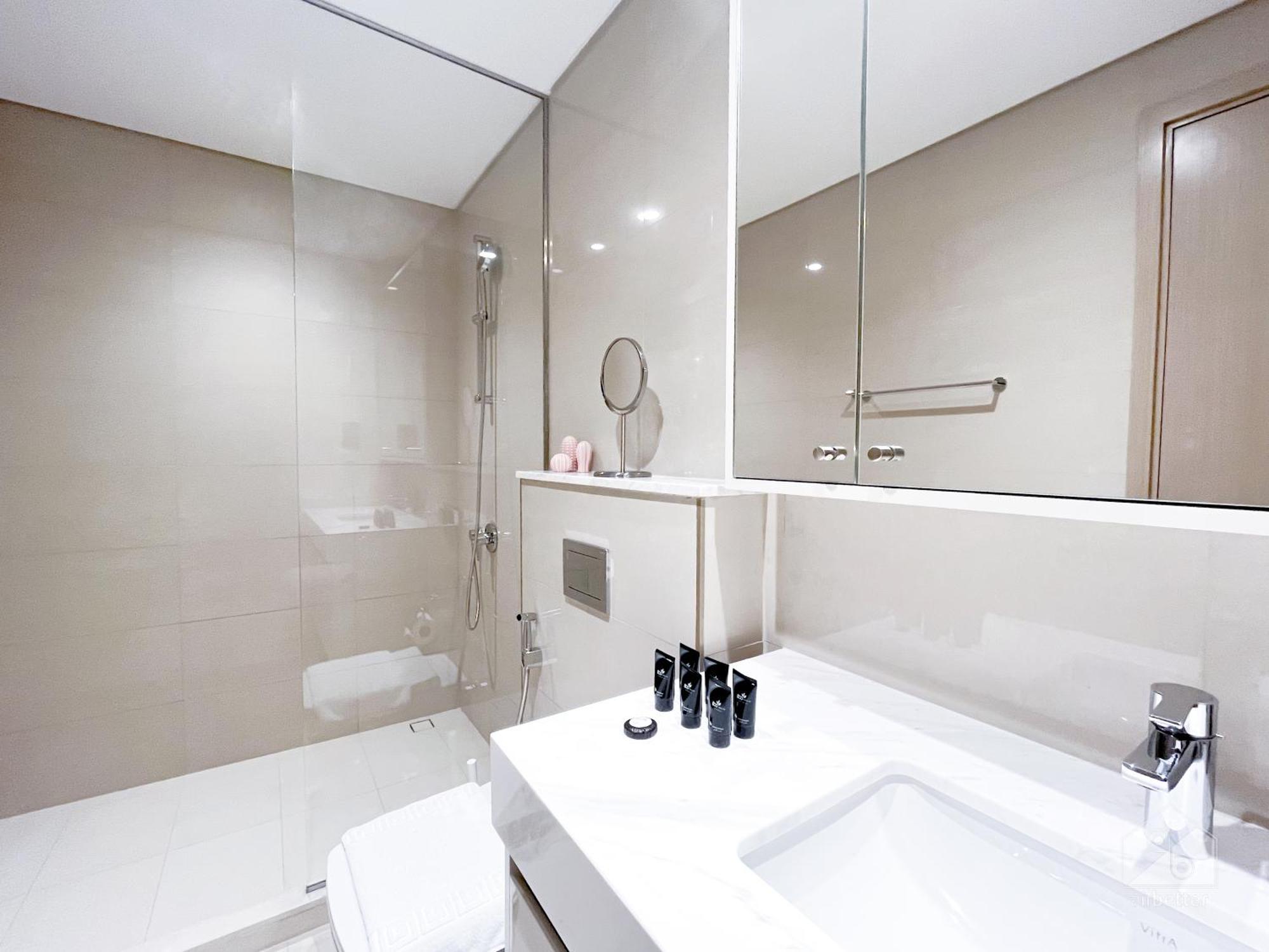 Apartment Luxury Burj Royale Modern Apt With Balcony Dubai