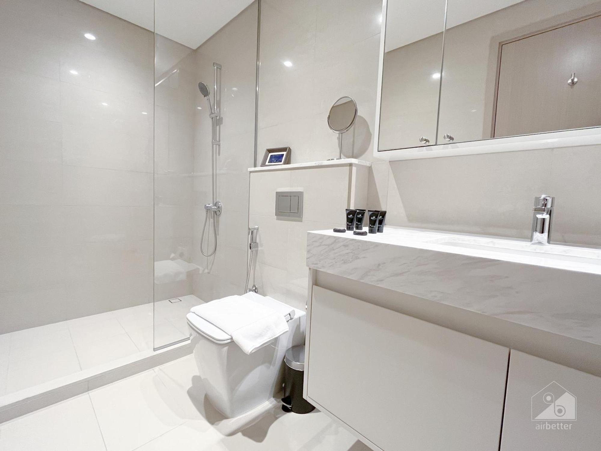 Apartment Luxury Burj Royale Modern Apt With Balcony Dubai