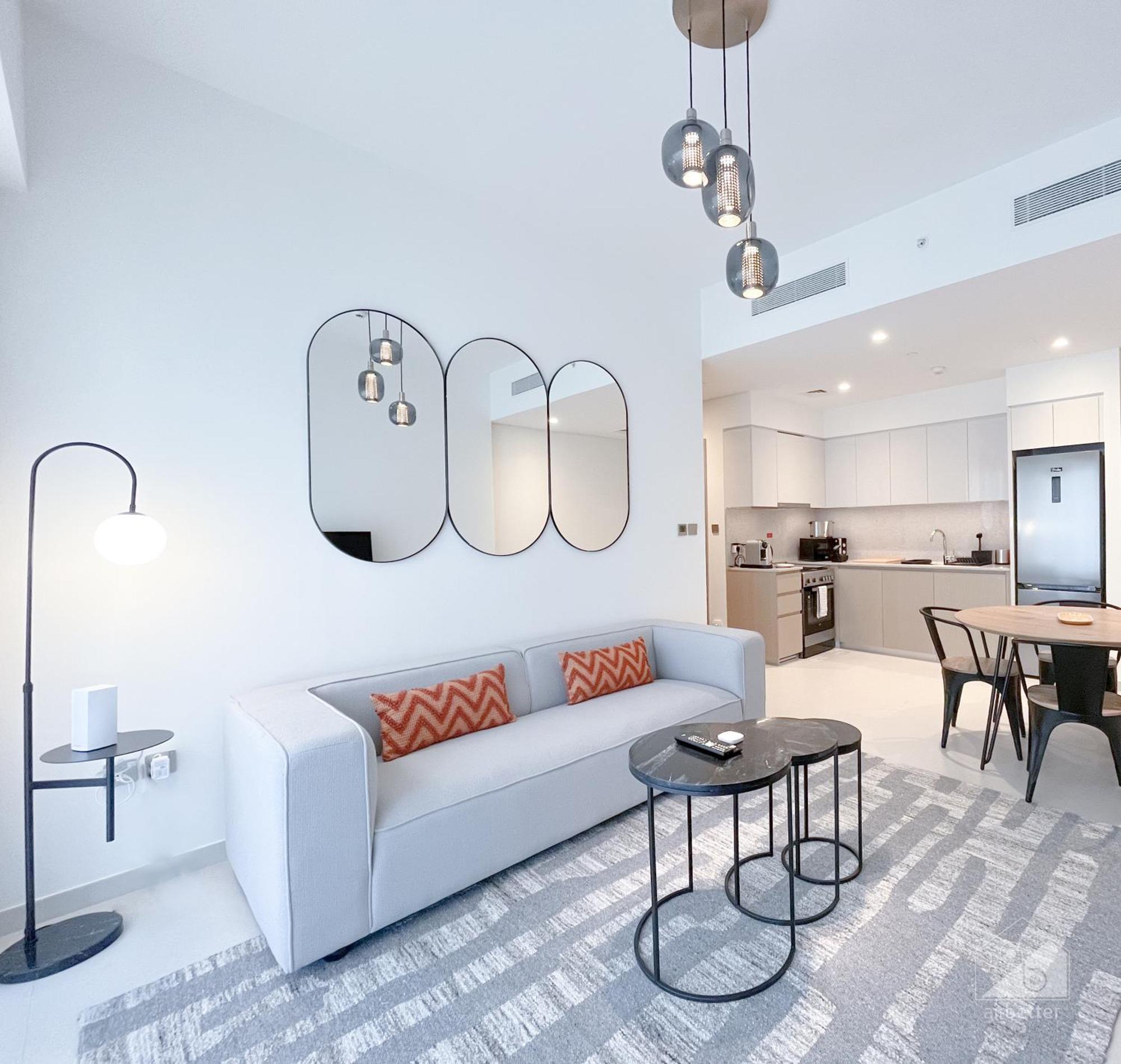 Luxury Burj Royale Modern Apt With Balcony Apartment