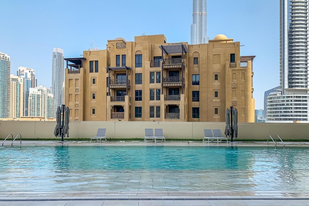 Frank Porter - Burj Royale Apartment *