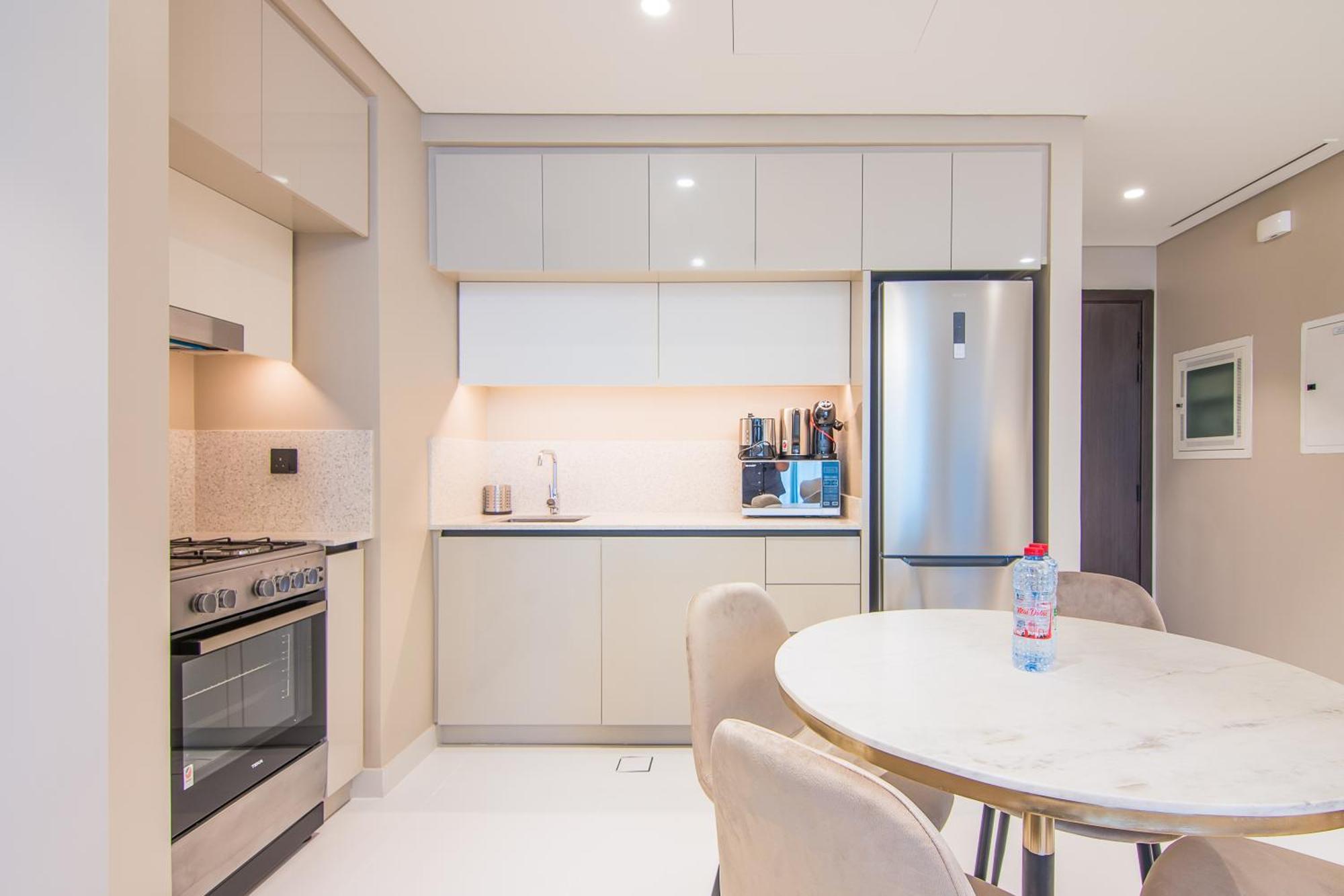 Apartment Elegant 1br With Private Marina Vista