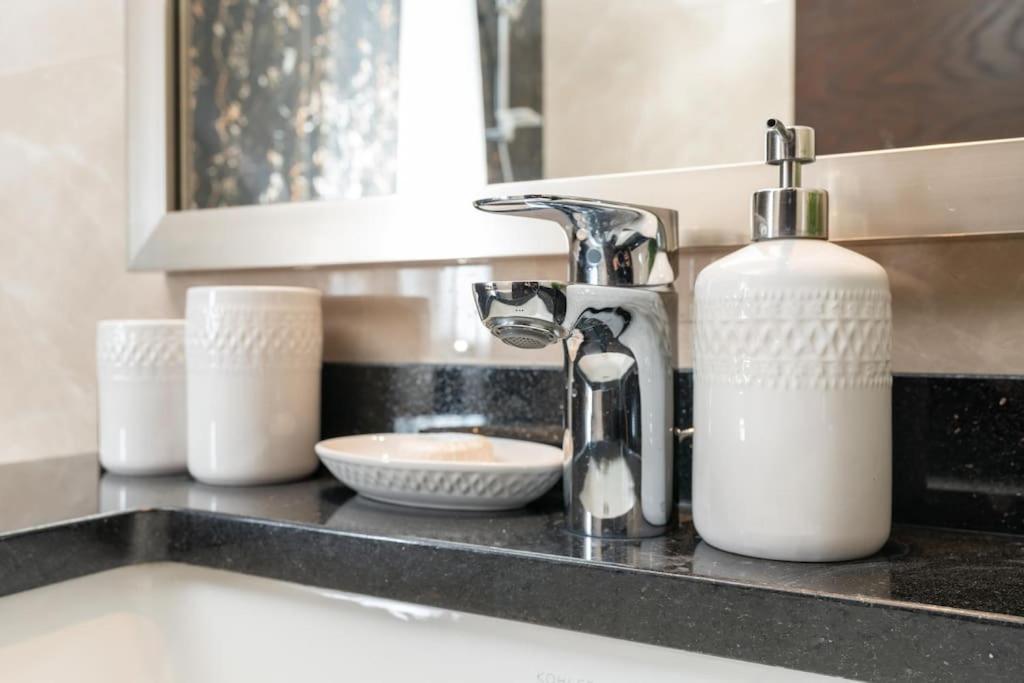 White Sage - Elite Apartment *