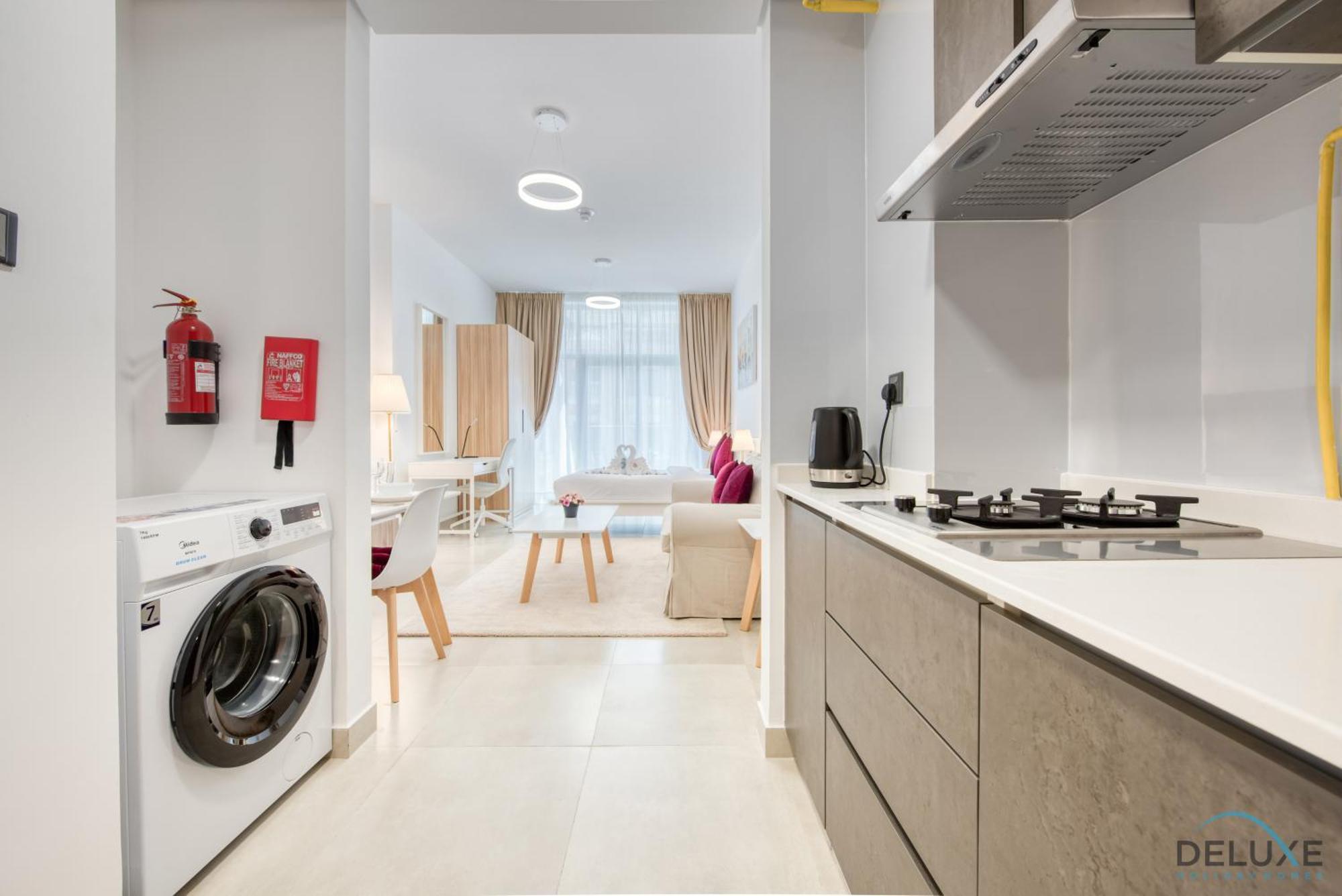 Romantic In Pantheon Elysee Jvc By Deluxe Homes Apartment Dubai