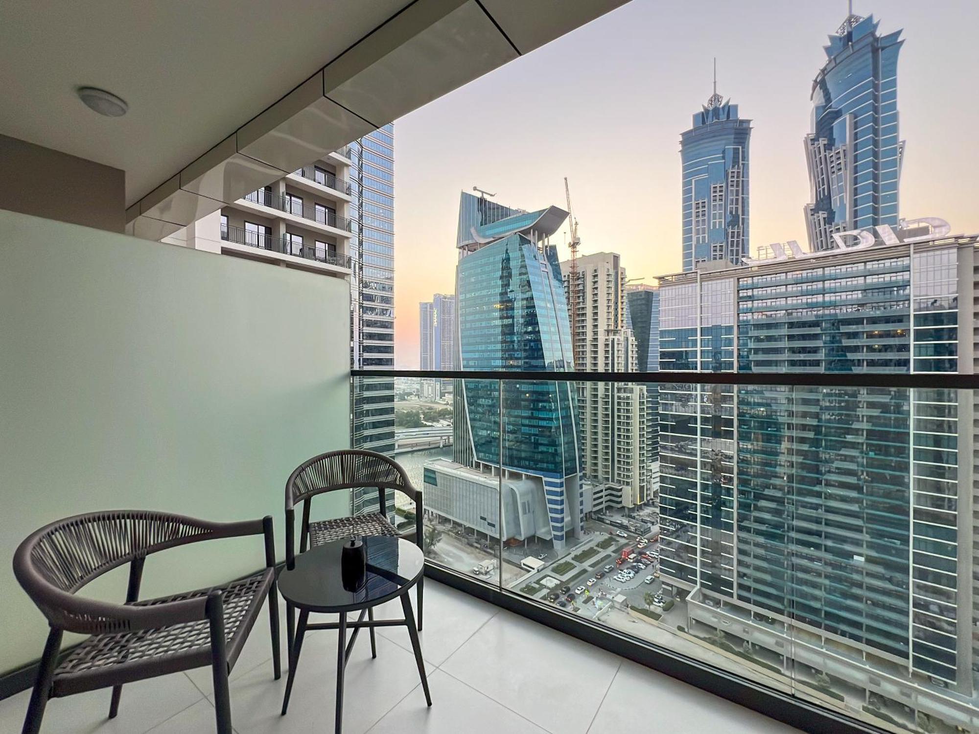 Keyrock Living - 1 Bedroom - Business Bay - Near Metro Station - Zada Tower Apartment Dubai