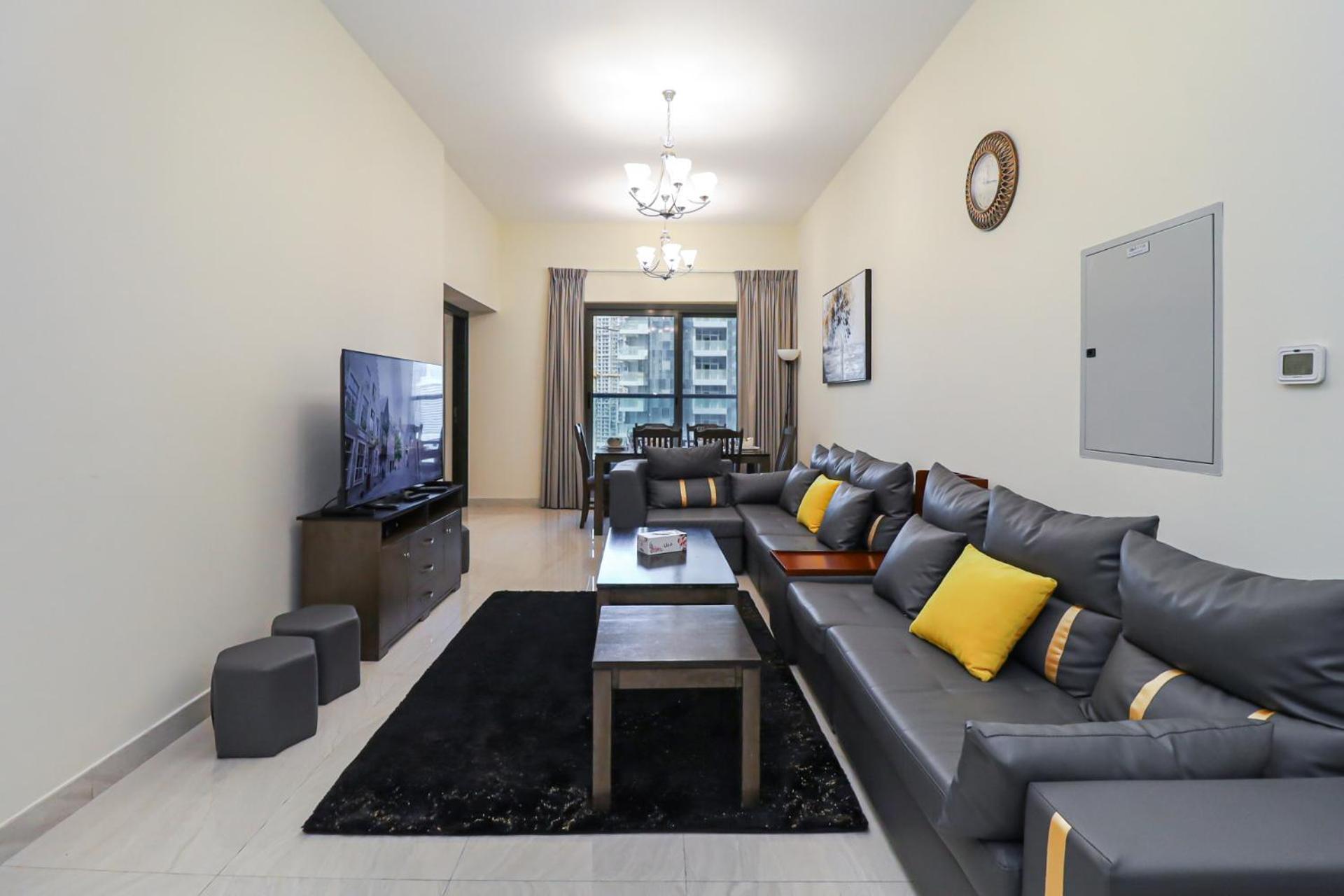 Serene Escape I Canal View I Fast Wi-fi Apartment Dubai