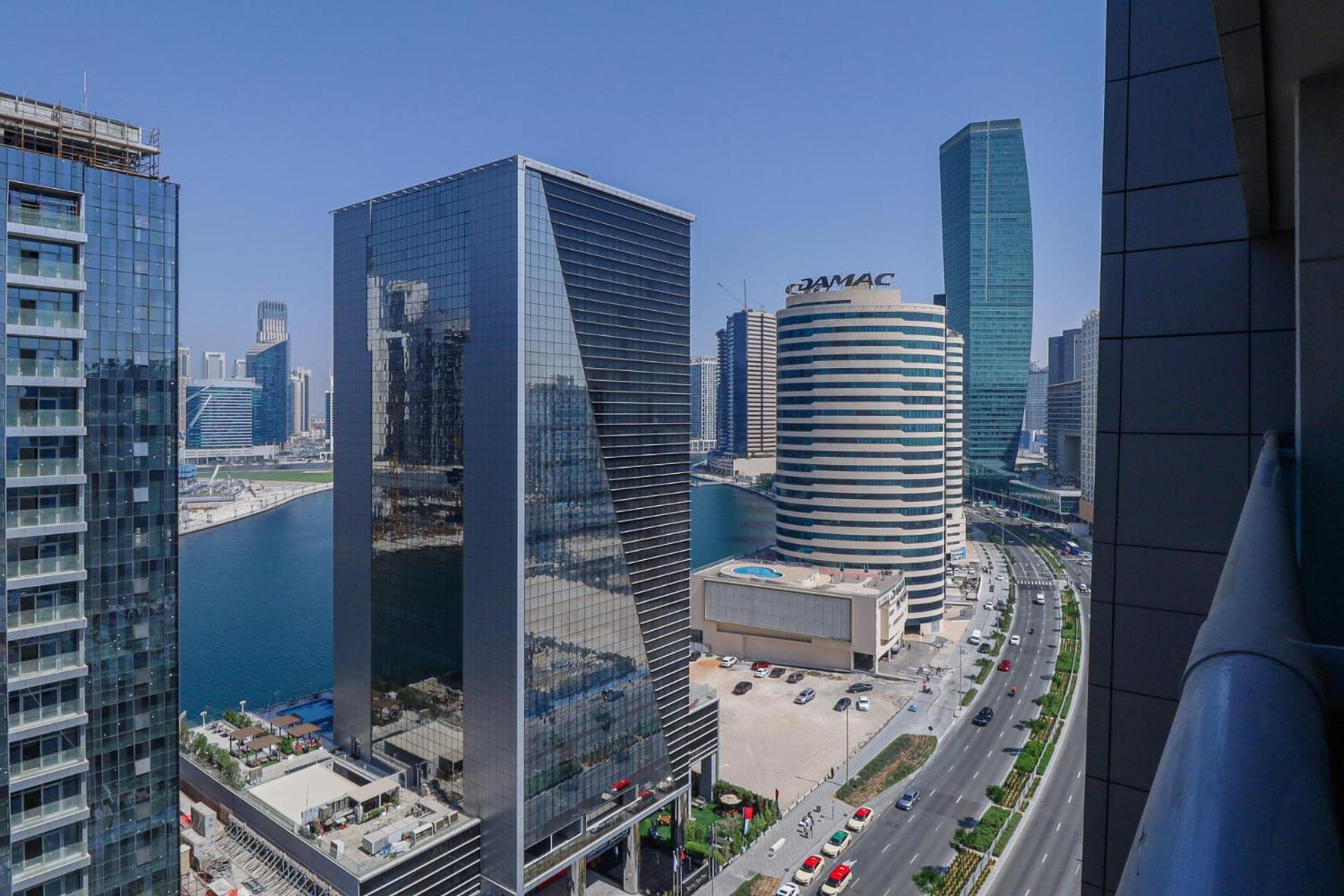 Apartment Serene Escape I Canal View I Fast Wi-fi Dubai
