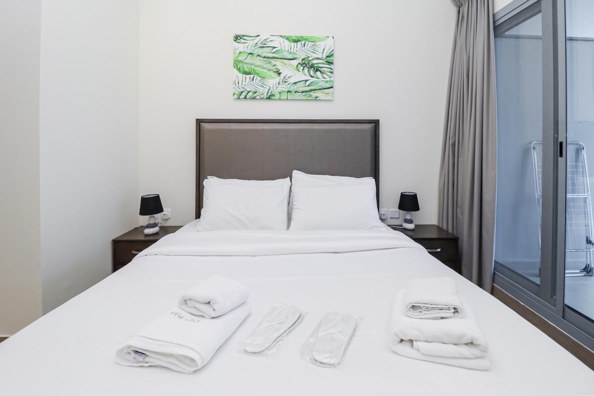 Serene Escape I Canal View I Fast Wi-fi Apartment