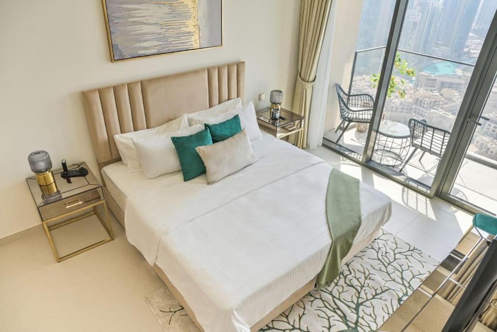 Apartment Luxury 2br High Floor Apt. W/ Burj Khalifa View With Laser Light Show And Dancing Fountain View *