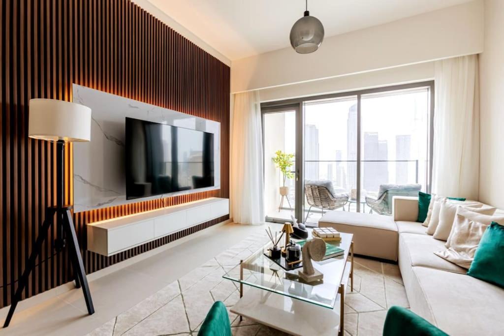 Luxury 2br High Floor Apt. W/ Burj Khalifa View With Laser Light Show And Dancing Fountain View *