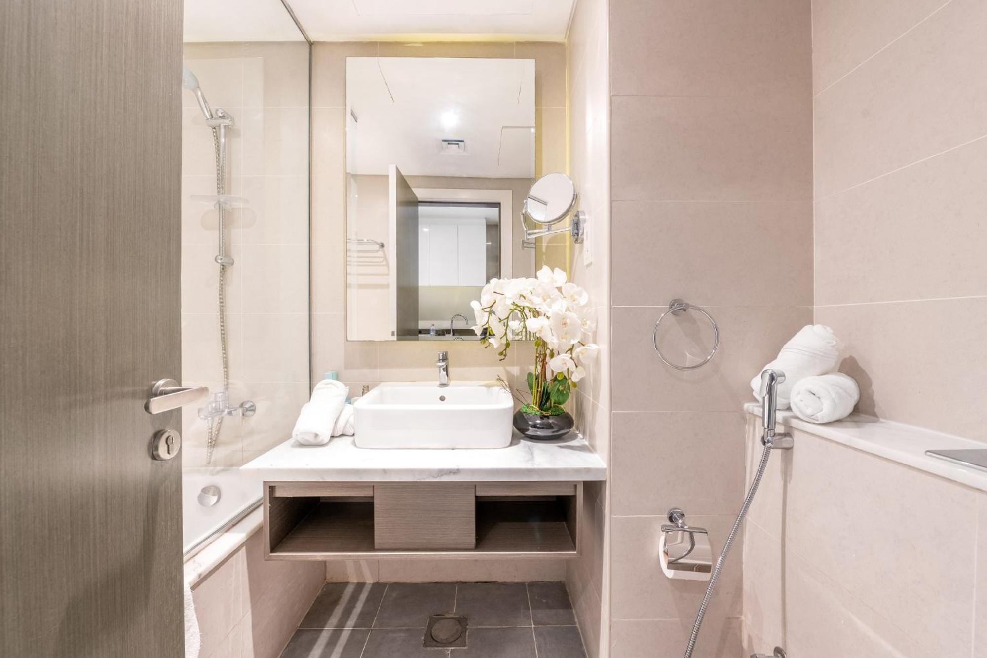 Downtown Ultra Luxury - Studio - 5 Star Facilities- 15 Min Walk To Fountain Apartment *