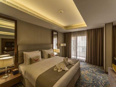 Hotel Mena Plaza Albarsha At The Mall