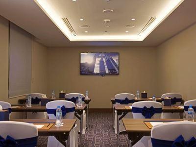 Mena Plaza Albarsha At The Mall Hotel 4*