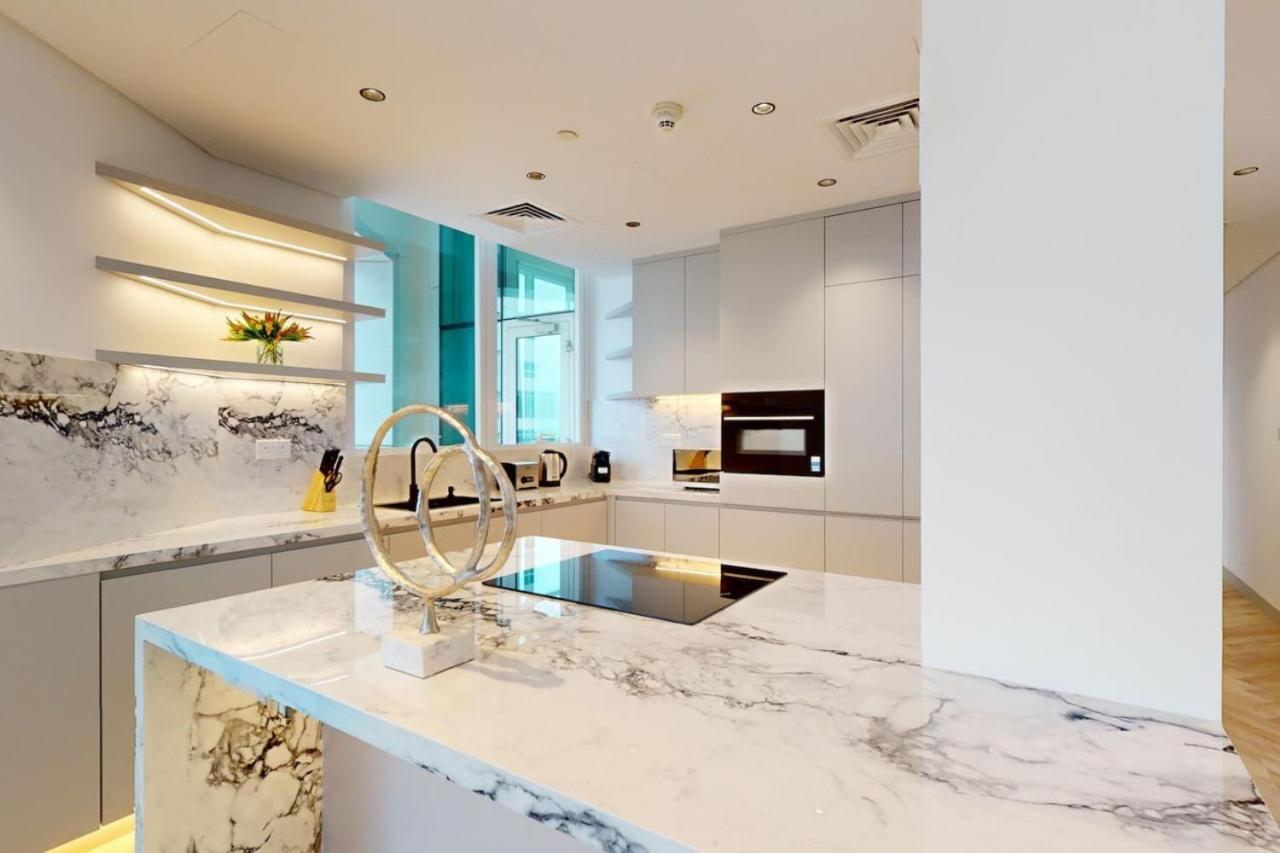 Trident Waterfront - Gorgeous Three Bedroom