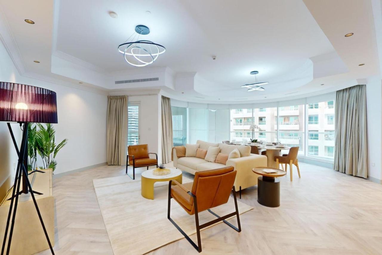 Trident Waterfront - Gorgeous Three Bedroom *