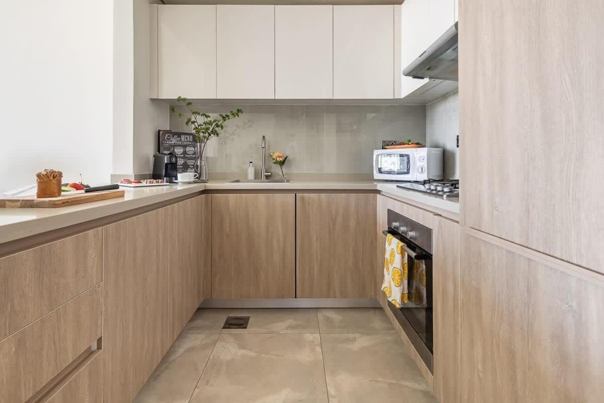 Frank Porter - Majestique 2 Apartment Dubai