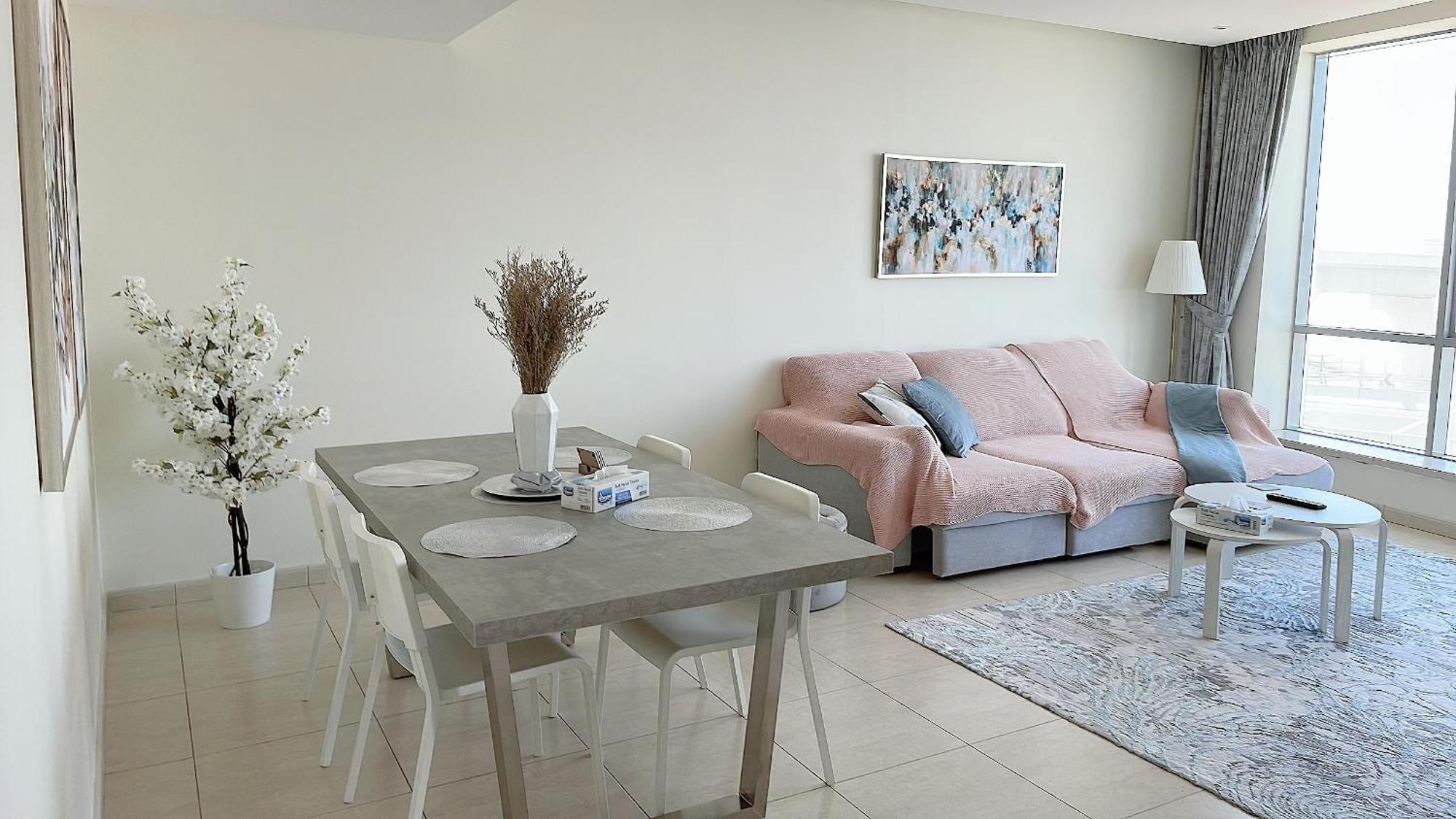 Apartment Bright & Cozy 1 Bedroom Canal View In Marina Dubai