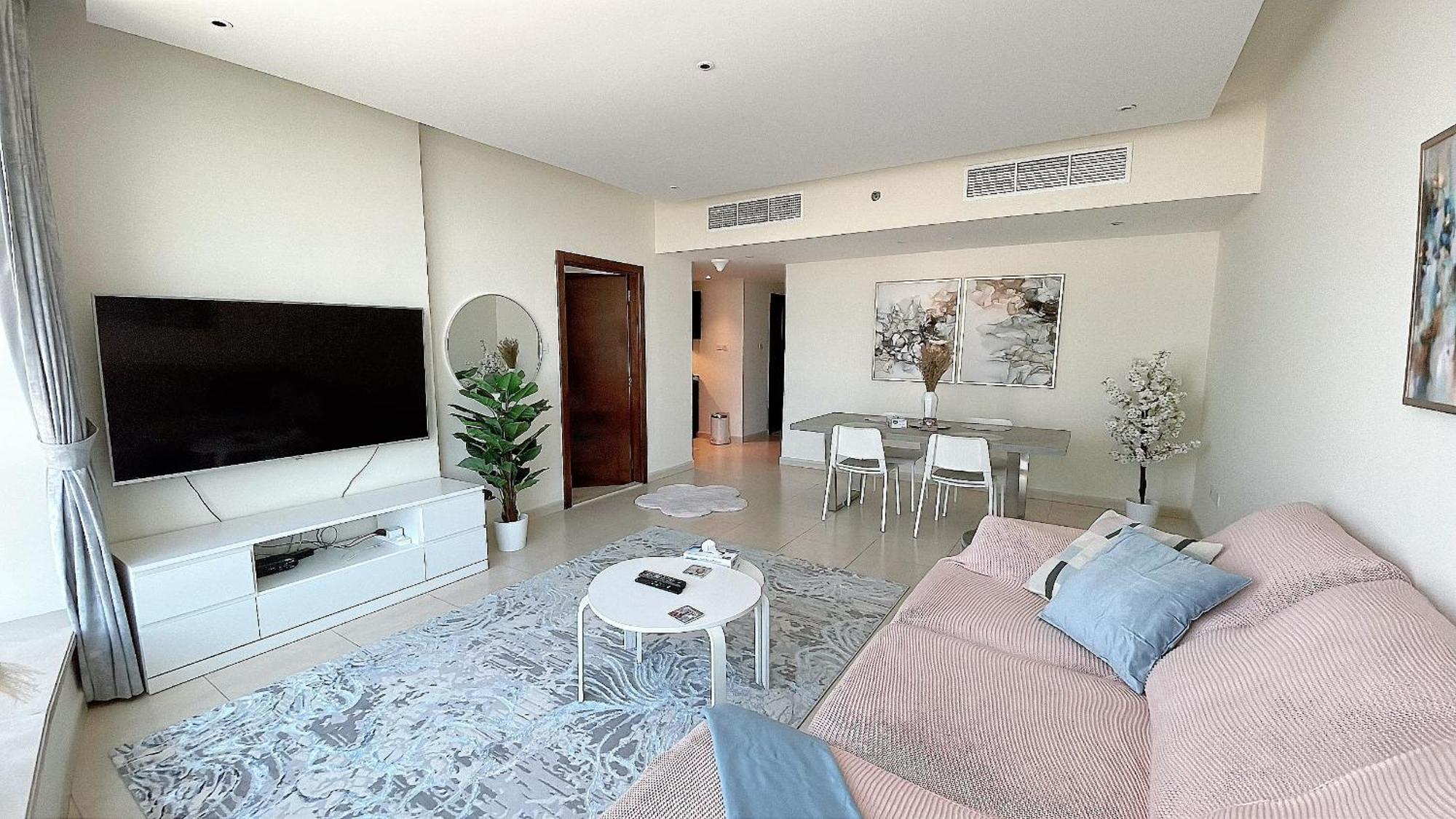 Apartment Bright & Cozy 1 Bedroom Canal View In Marina
