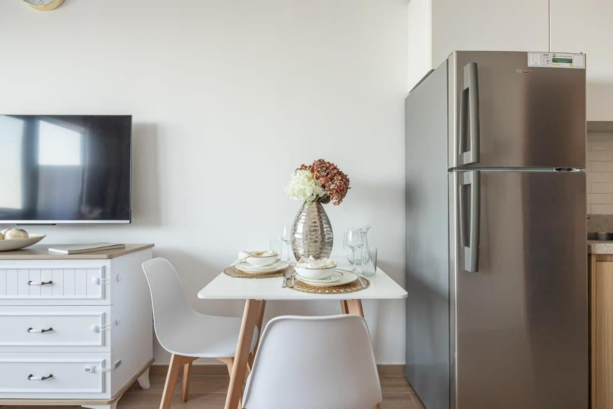 Apartment Frank Porter - Azizi Aura Dubai